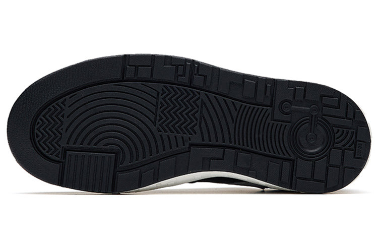 (WMNS) ANTA Street Naughty Low 'Black Grey White' 122238066-9 - 6