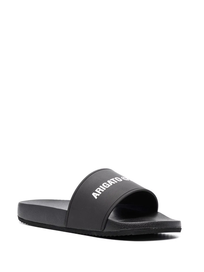 Axel Arigato logo-print slides outlook
