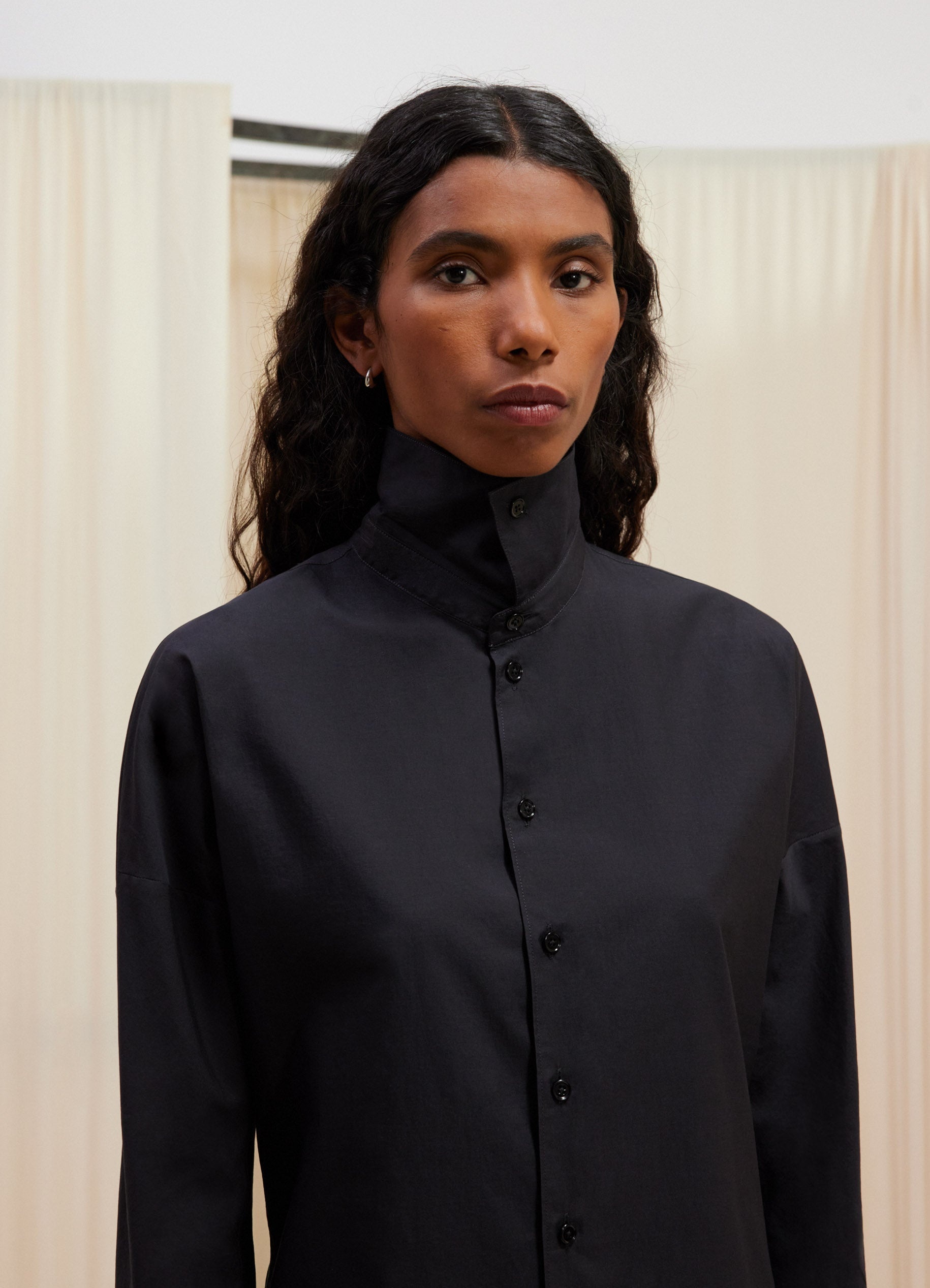 FITTED BAND COLLAR SHIRT - 2