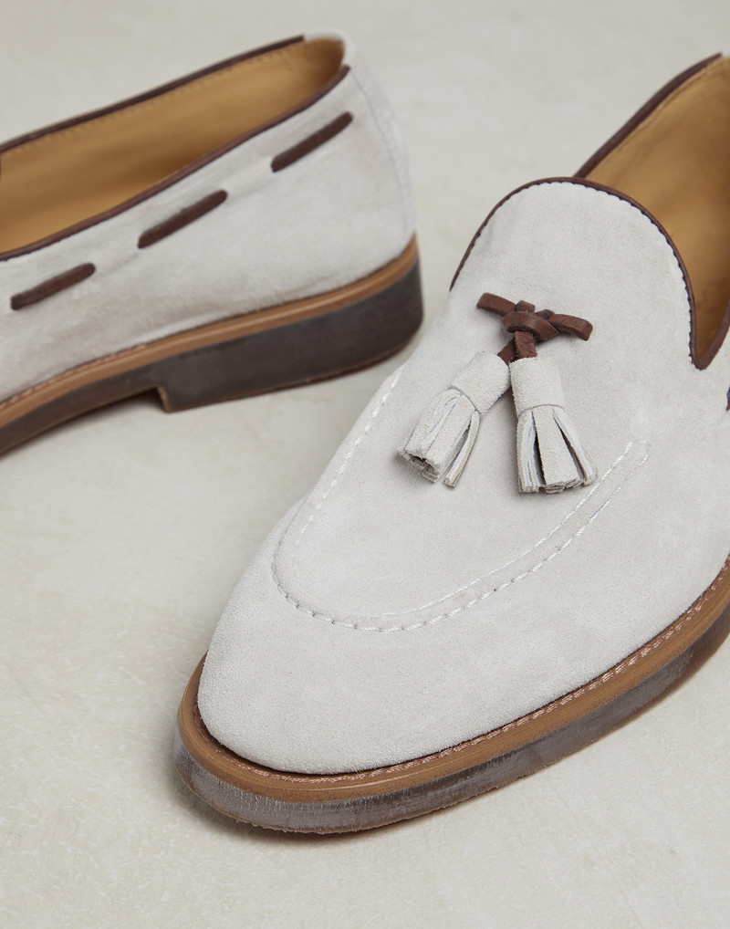 Smart suede loafers with tassels and natural rubber sole 4