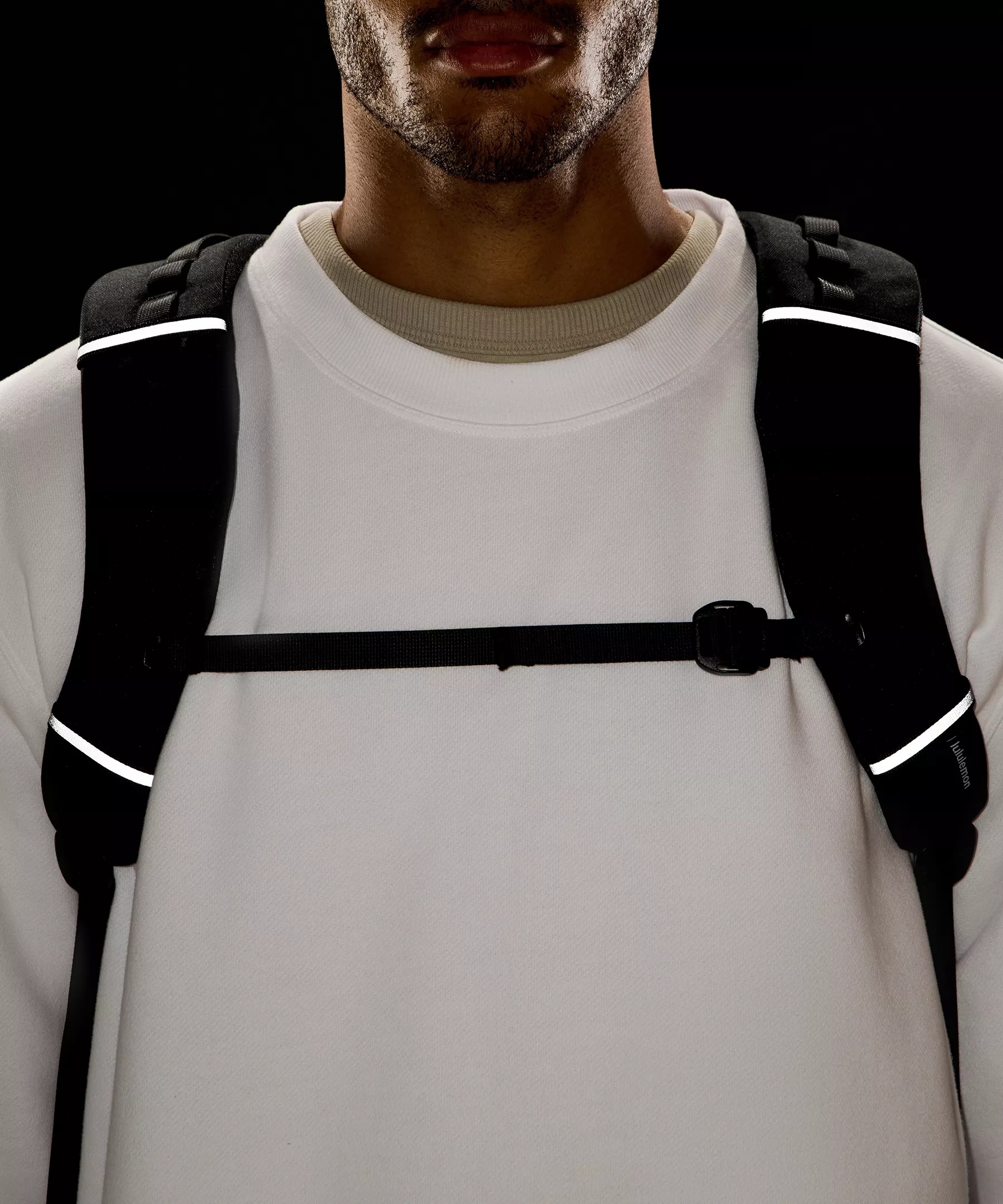 Triple-Zip Backpack 28L - 9