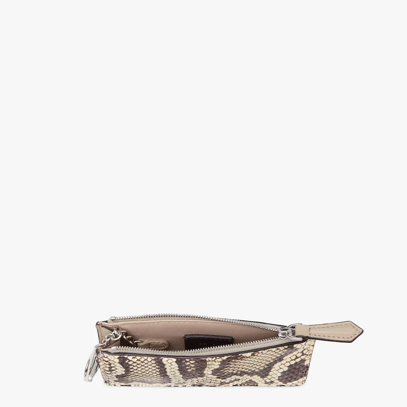 FENDI Fendi Roma key pouch with gusseted sides. The back features four card slots. Inside there is a pull- outlook