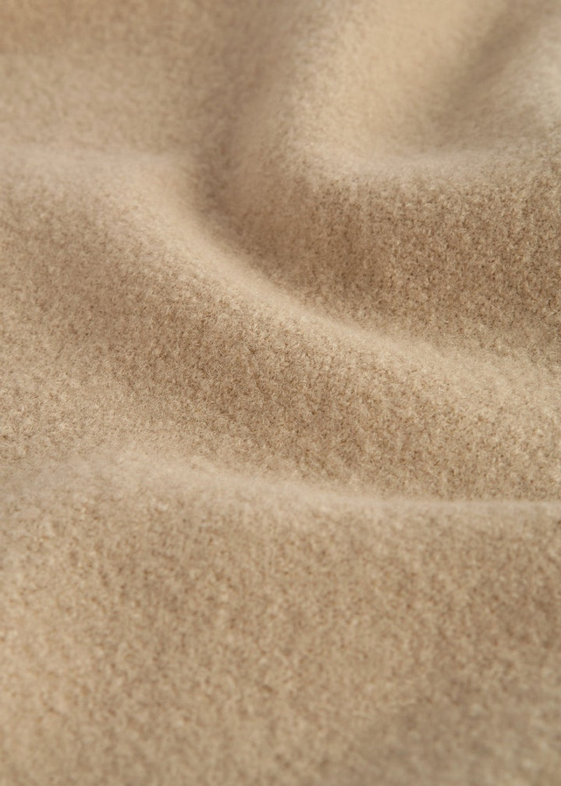 Maxi wool triangle scarf oat 4