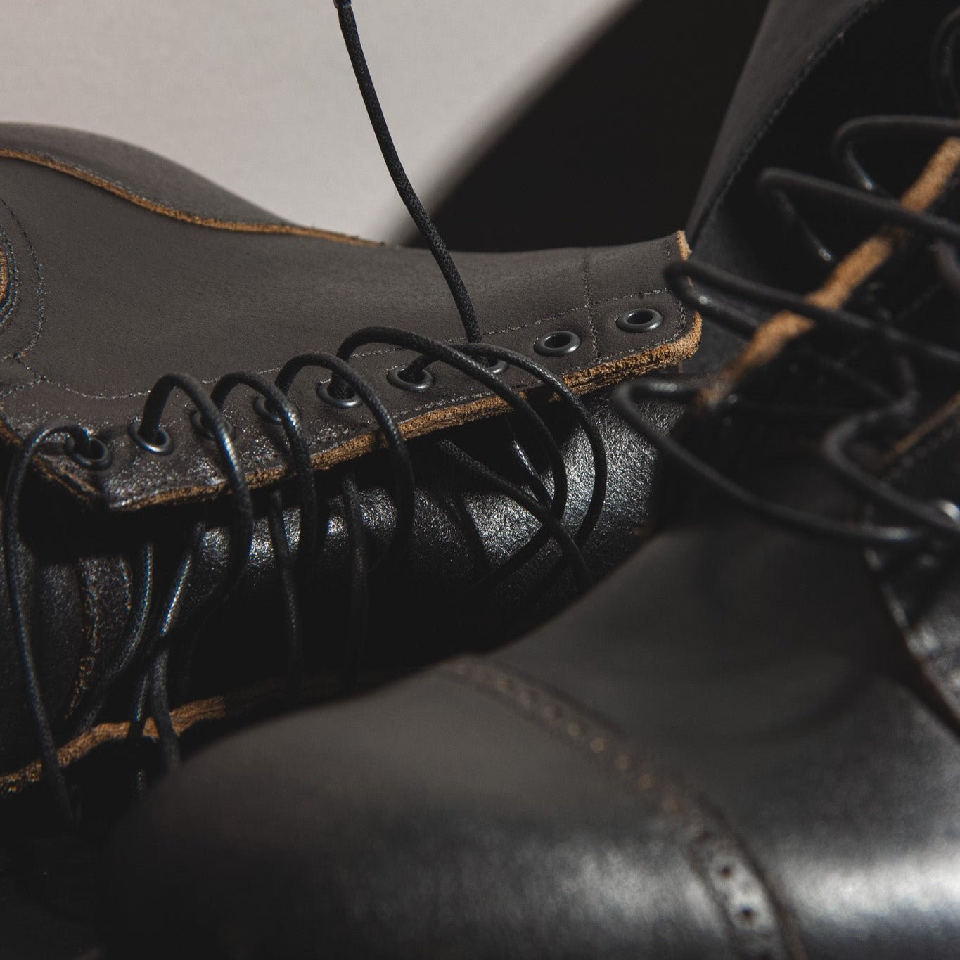 Service Boot® 2030 BCT - Black Waxed Flesh - 8