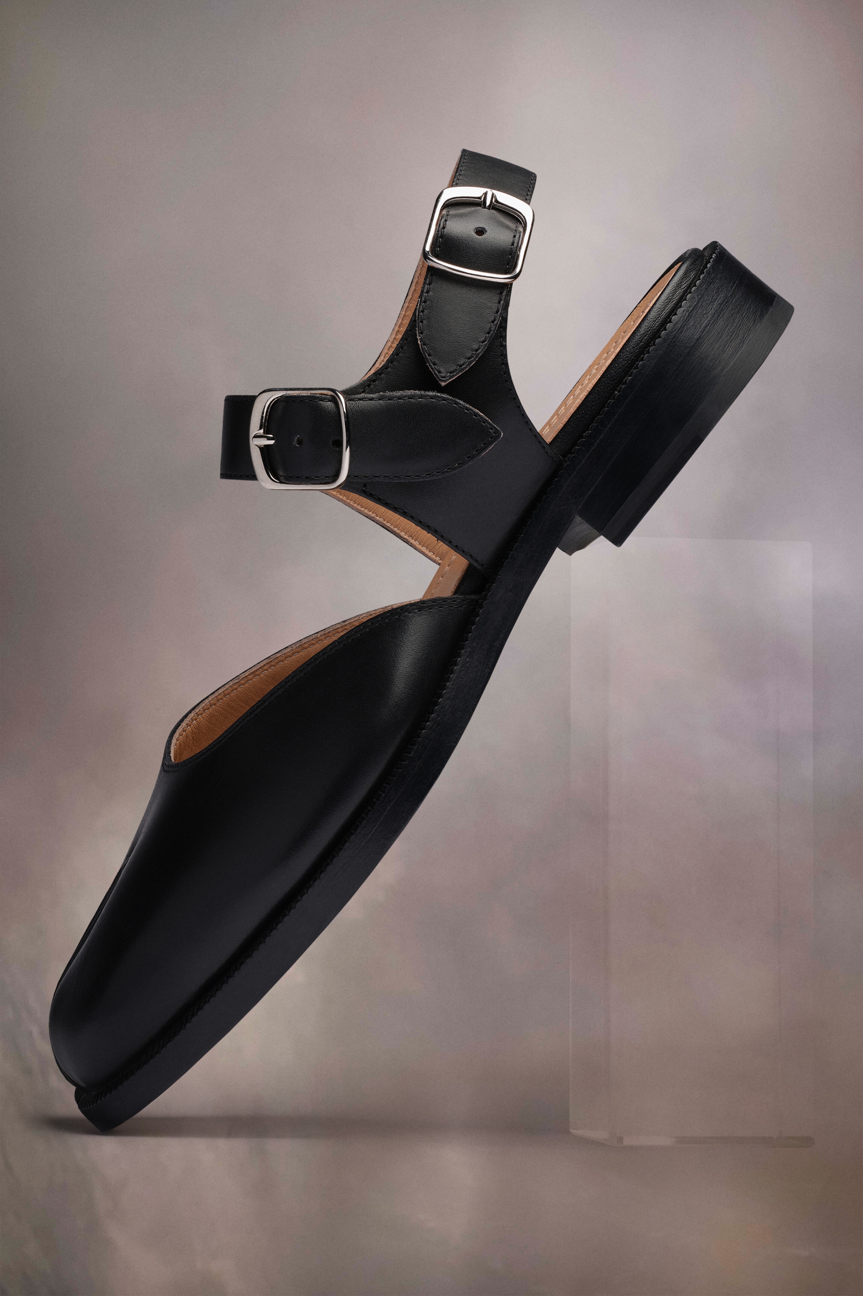 【MAISON MARGIELA】TABI SANDALS Maison Margiela Tabi sandals | maisonmargiela | REVERSIBLE