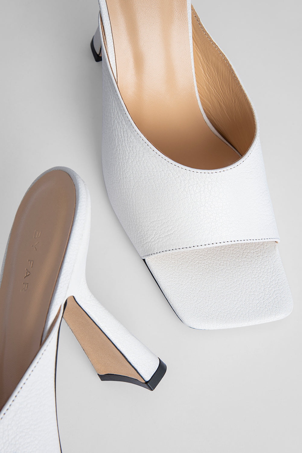 Zaya White Grained Leather - 3