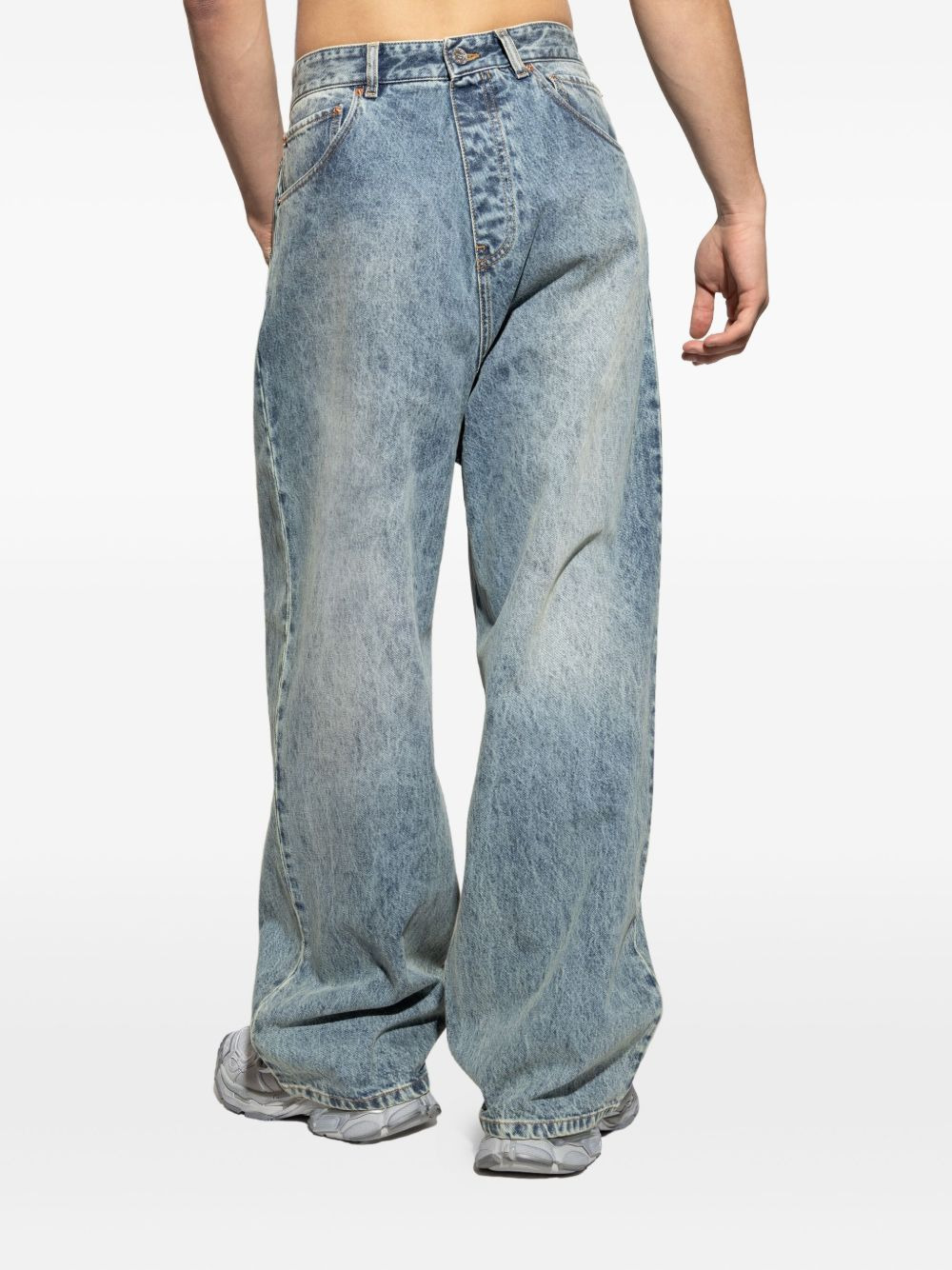 distressed V-yoke jeans - 4