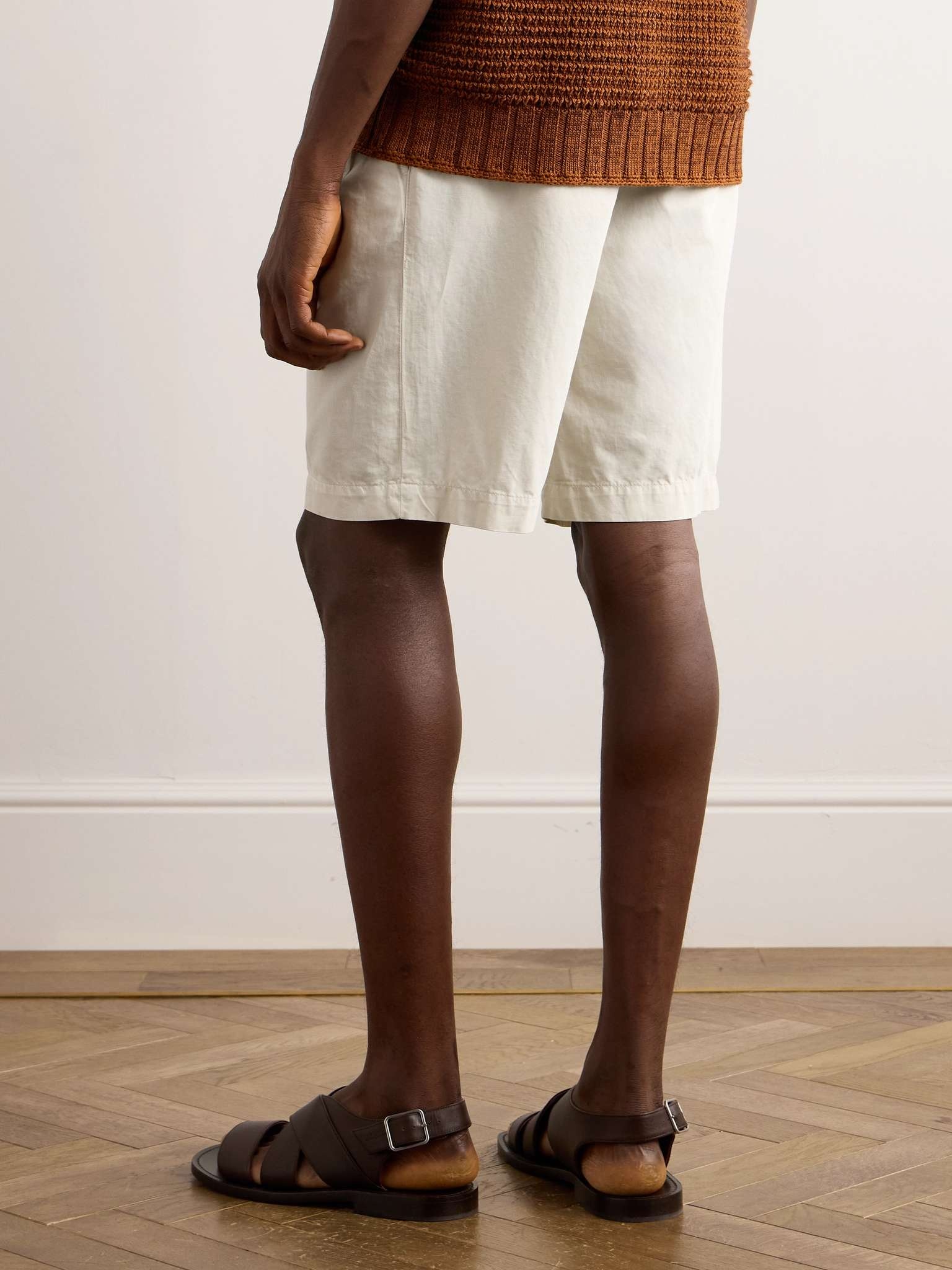 Straight-Leg Pleated Cotton and Linen-Blend Twill Shorts - 4