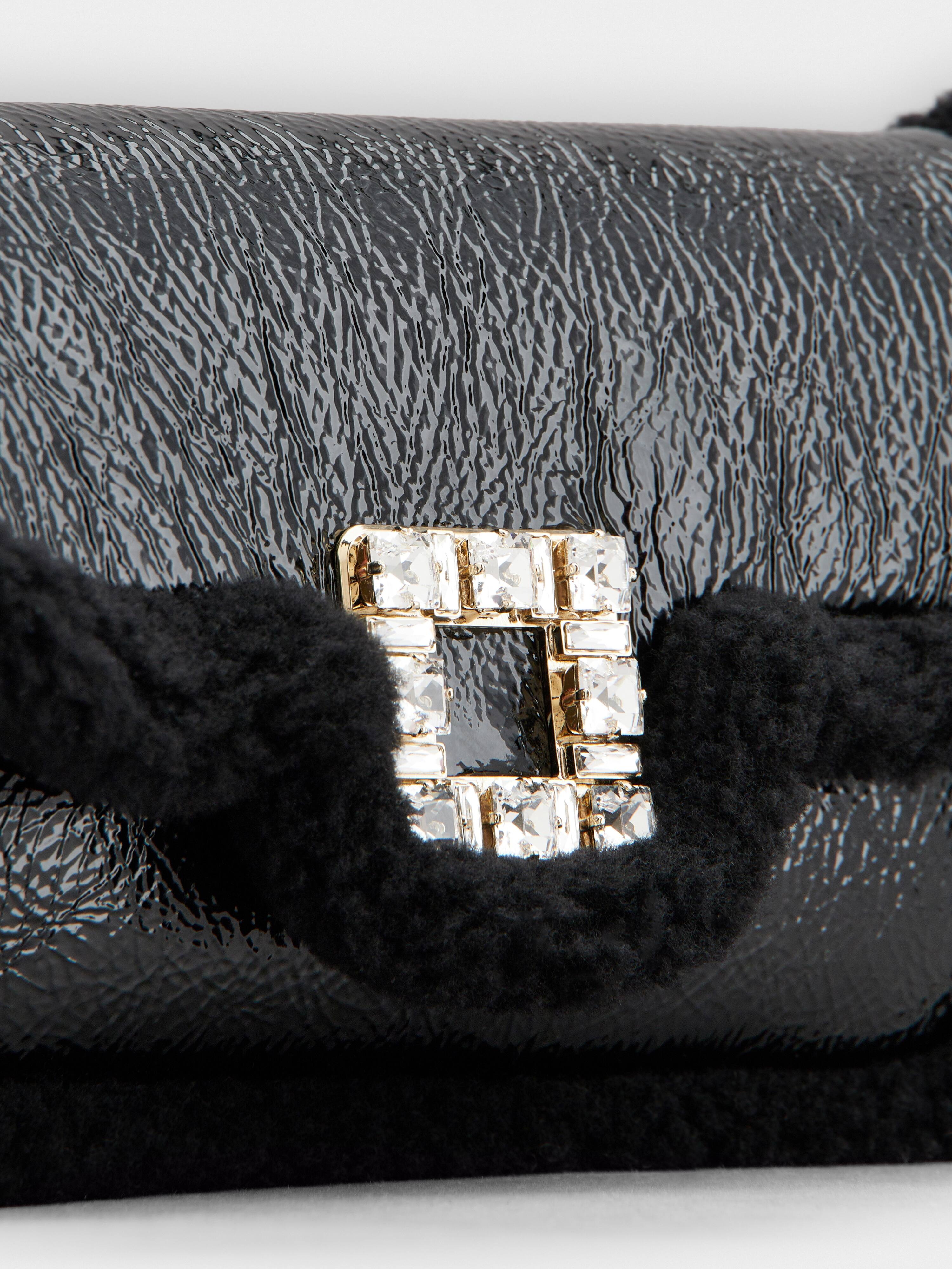 Jeu de Fille Viv' Shearling Strass Buckle Clutch Bag in Patent Leather - 7