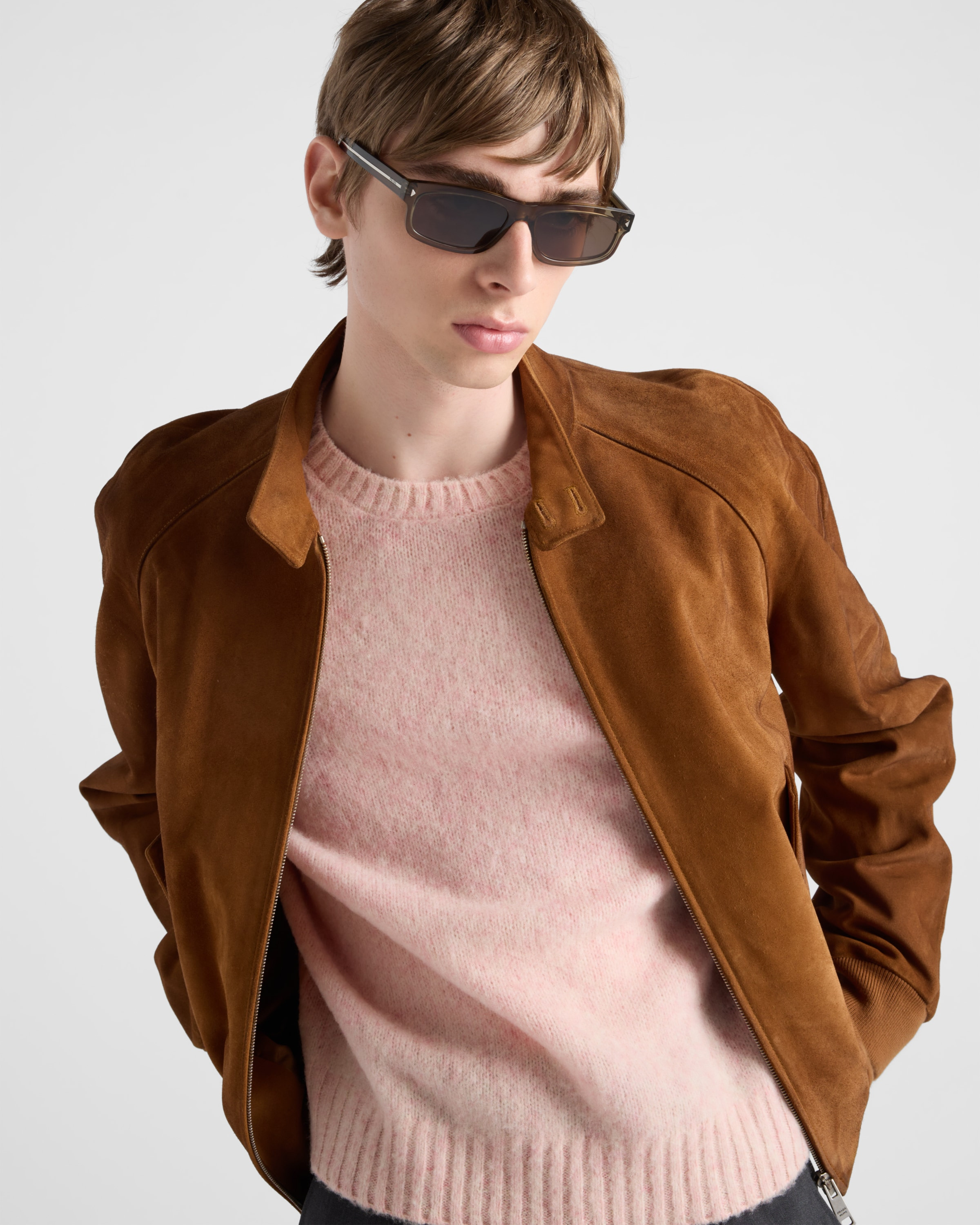 Sunglasses with the iconic metal plaque - 6