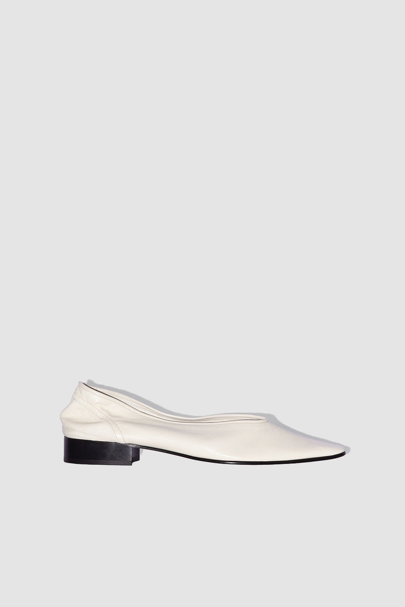 Carré Limewash Creased Leather Pump 1