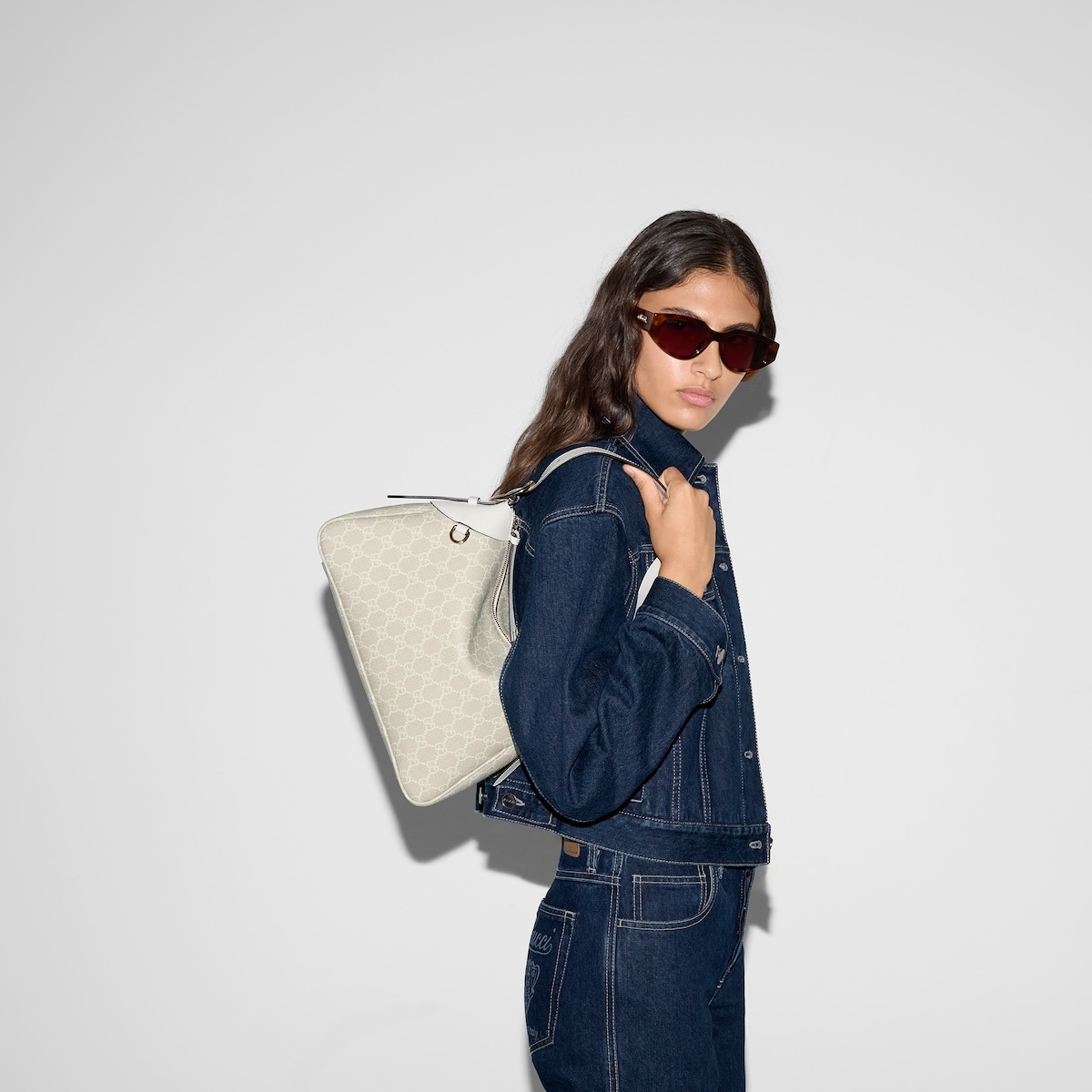 GG Emblem medium shoulder bag - 3