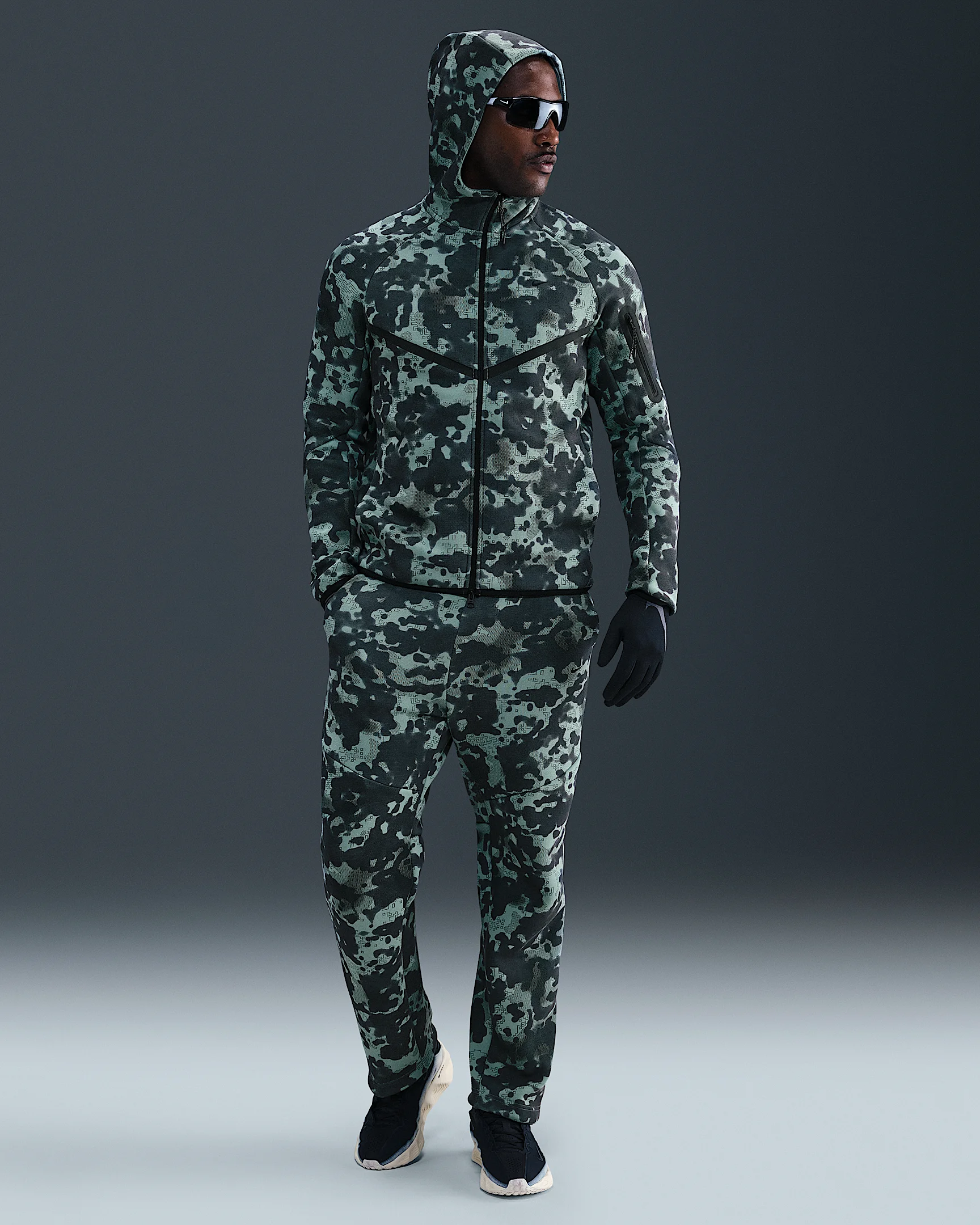 Nike Tech Men's Open-Hem Fleece Camo Pants - 1