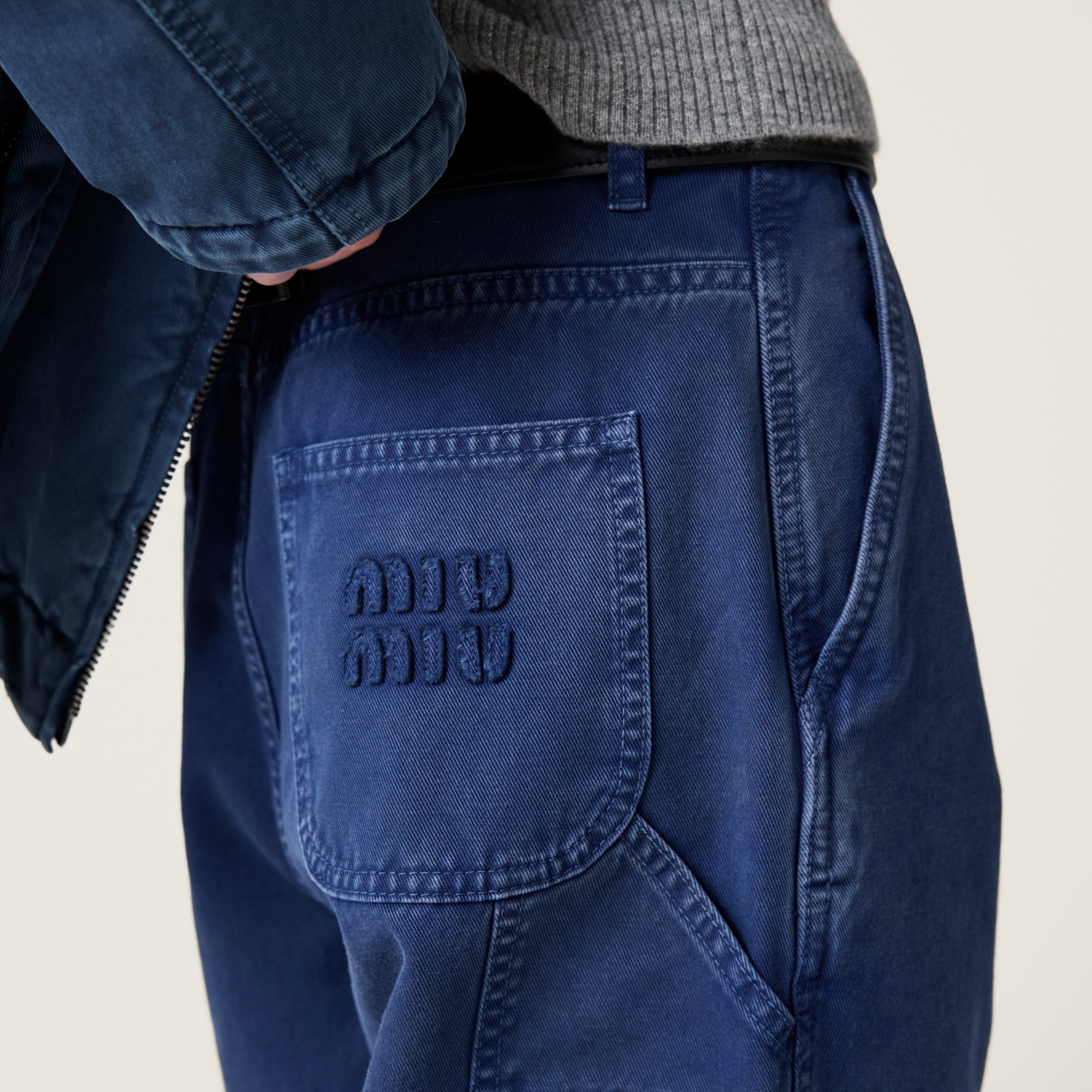 Garment-dyed gabardine pants - 5
