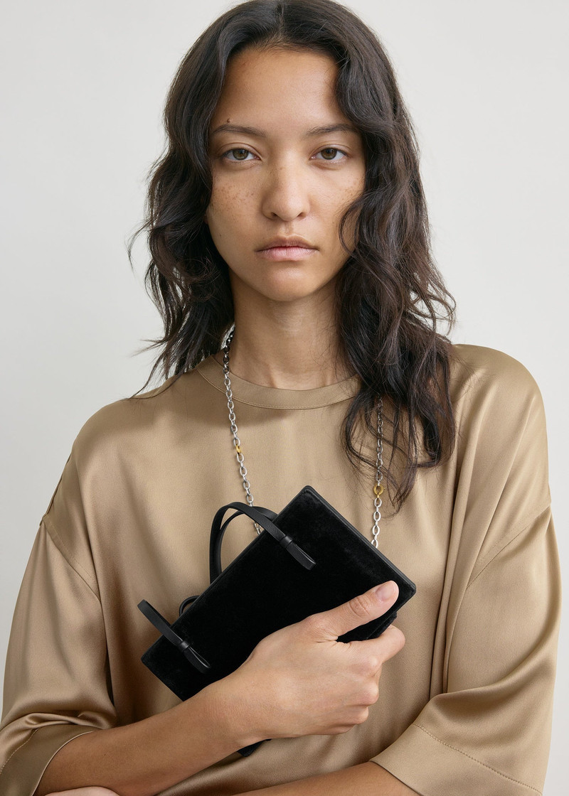 Cocktail velvet bag black 4