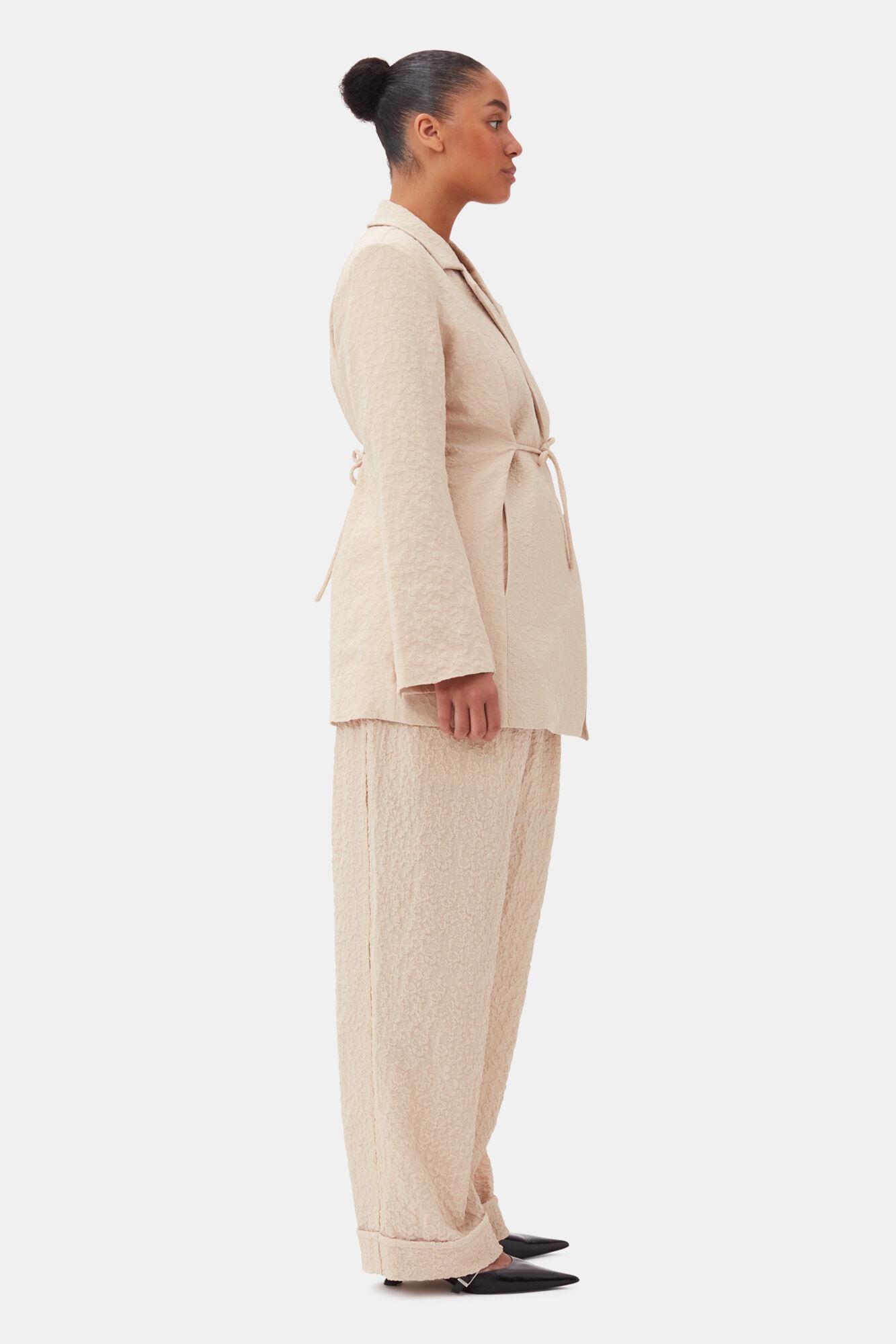 BEIGE TEXTURED SUITING MID WAIST PANTS - 7