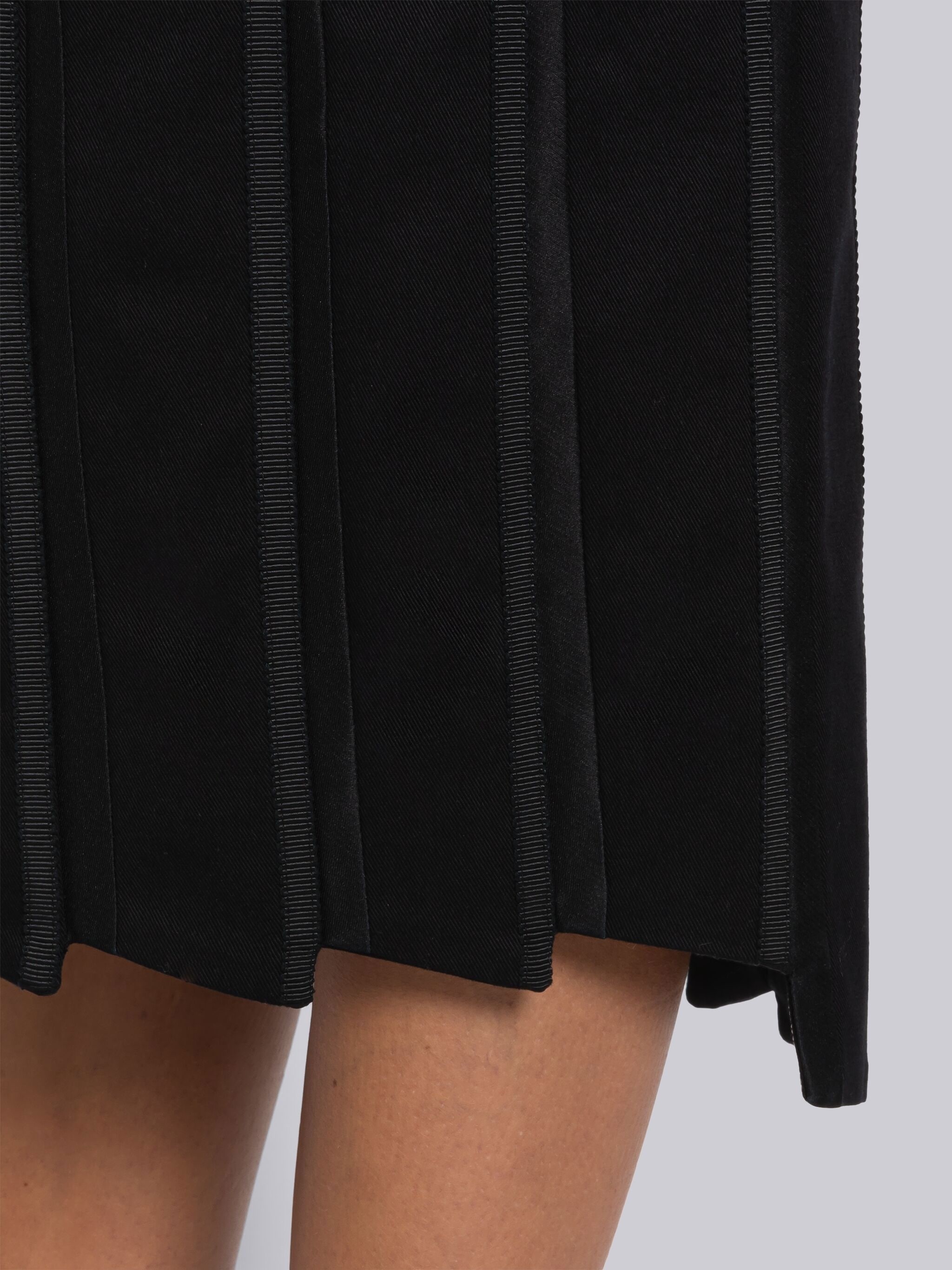 Twill Trompe L'oeil Tipping Pleated Skirt - 4