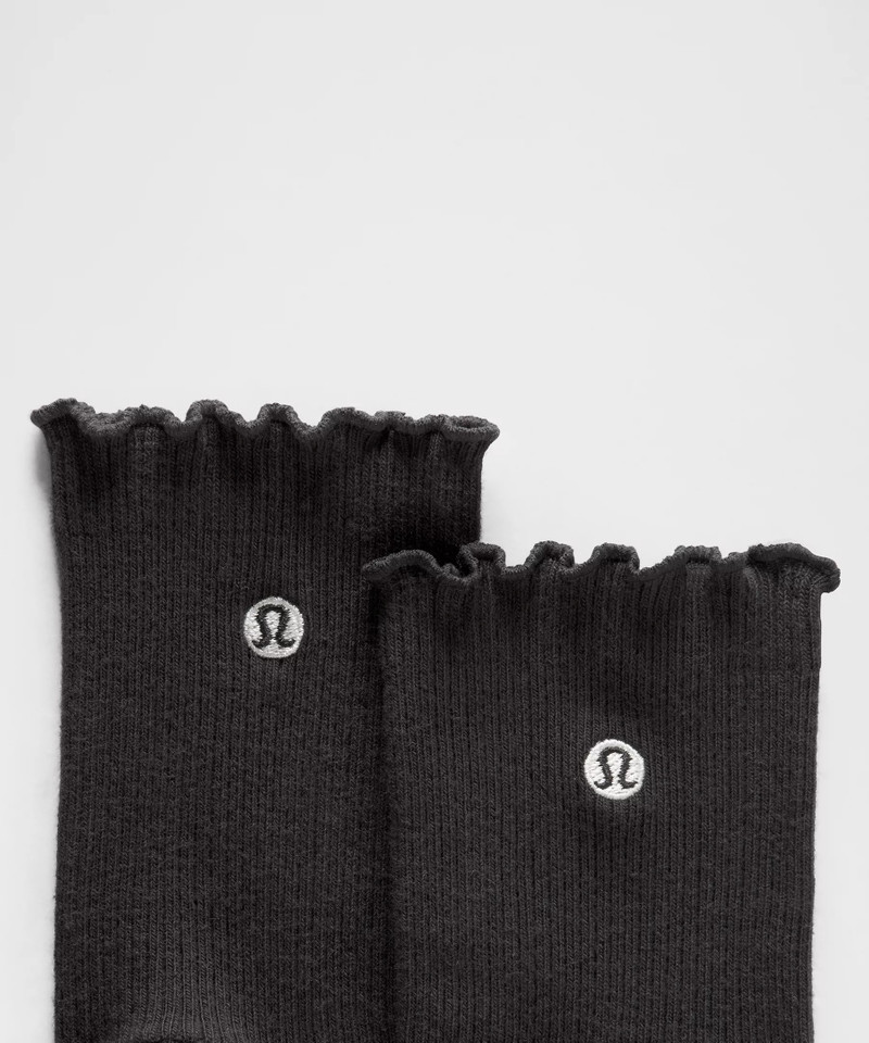 lululemon Unisex Lettuce Edge Quarter Socks outlook
