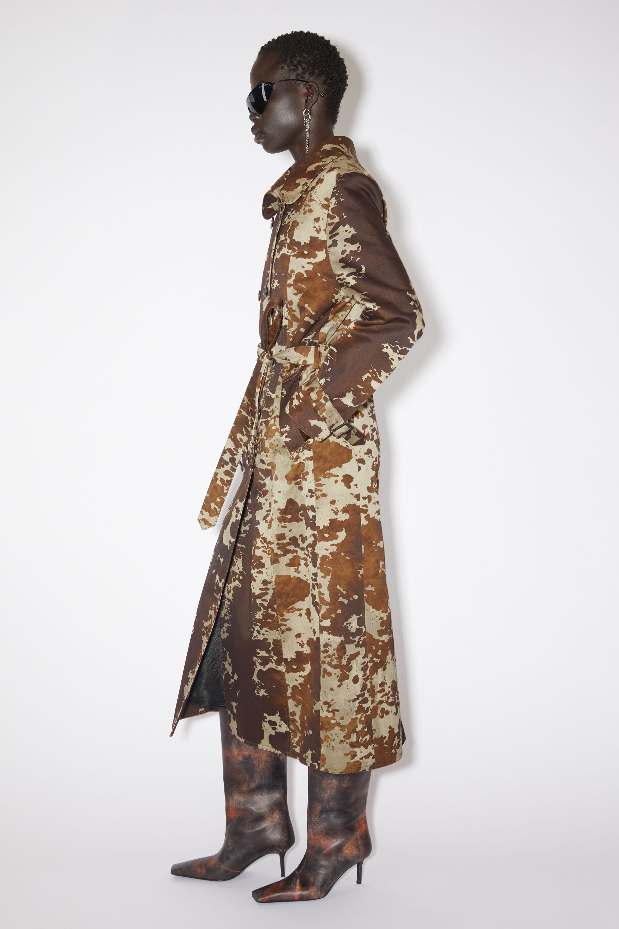 Cow print trench coat - Dark brown - 4