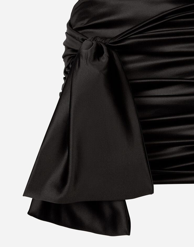 Short draped satin skirt with side bow - 7