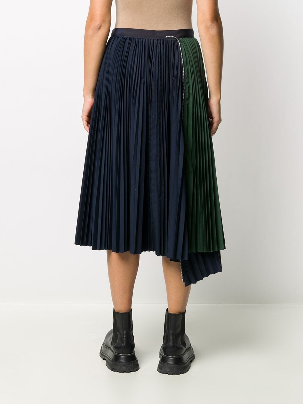 pleated asymmetric-hem skirt - 4