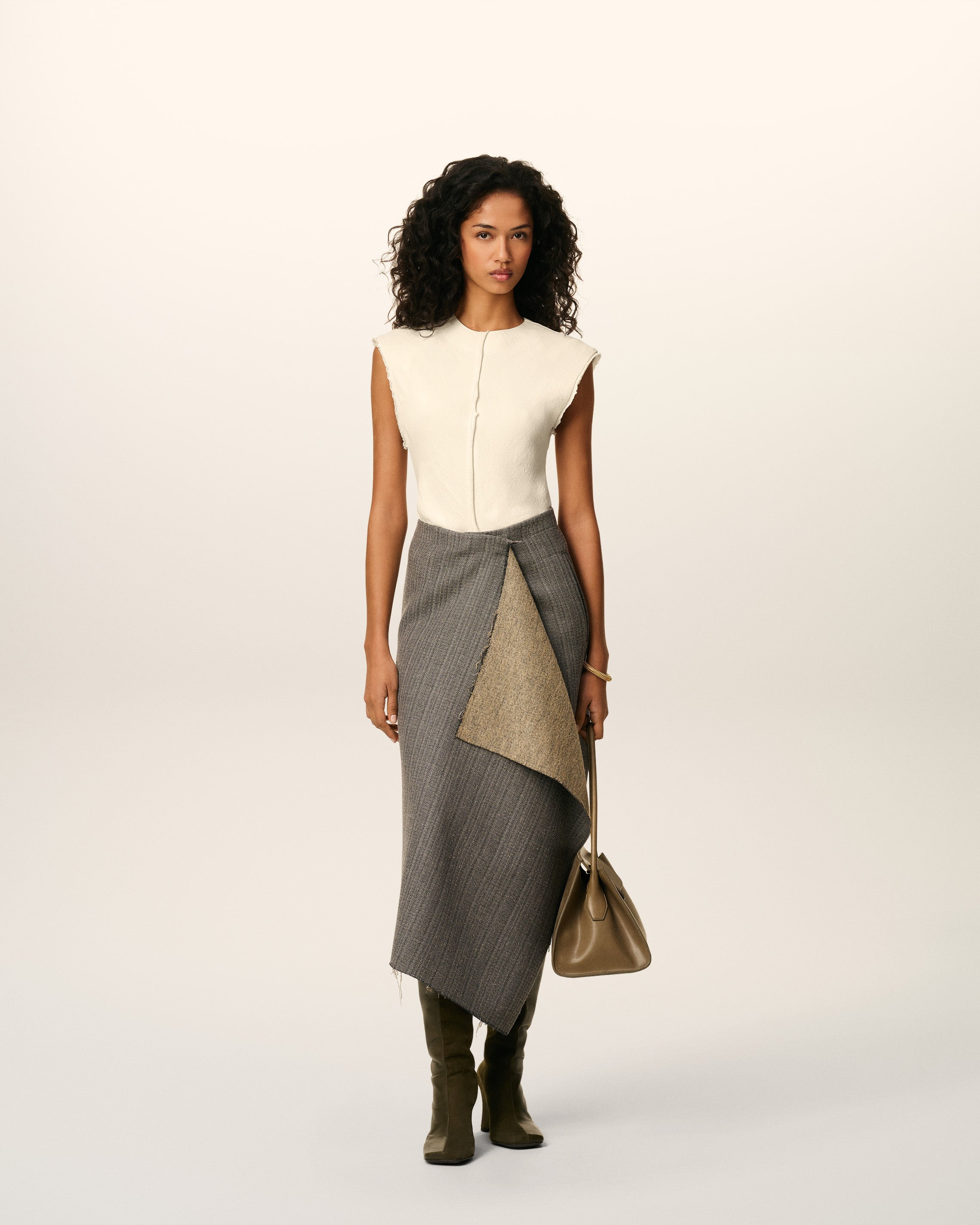 WHITE SLEEVELESS RAW EDGE DETAILS TOP - 2