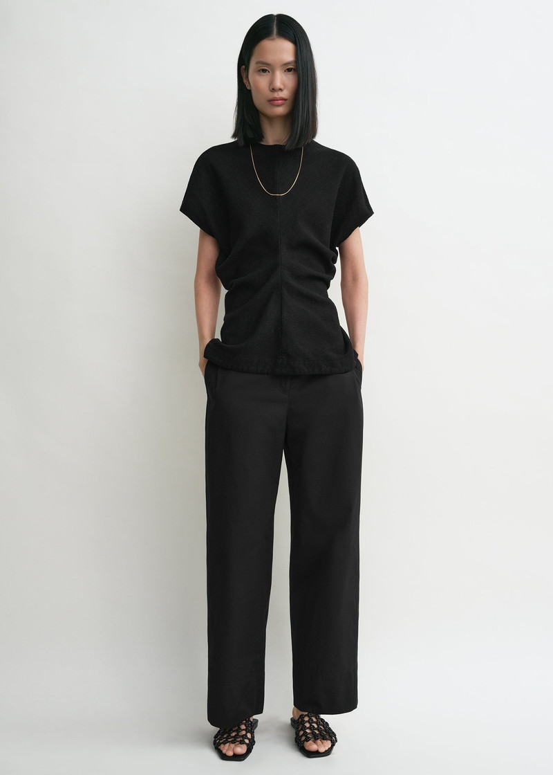 Totême Slouch waist basketweave top black outlook