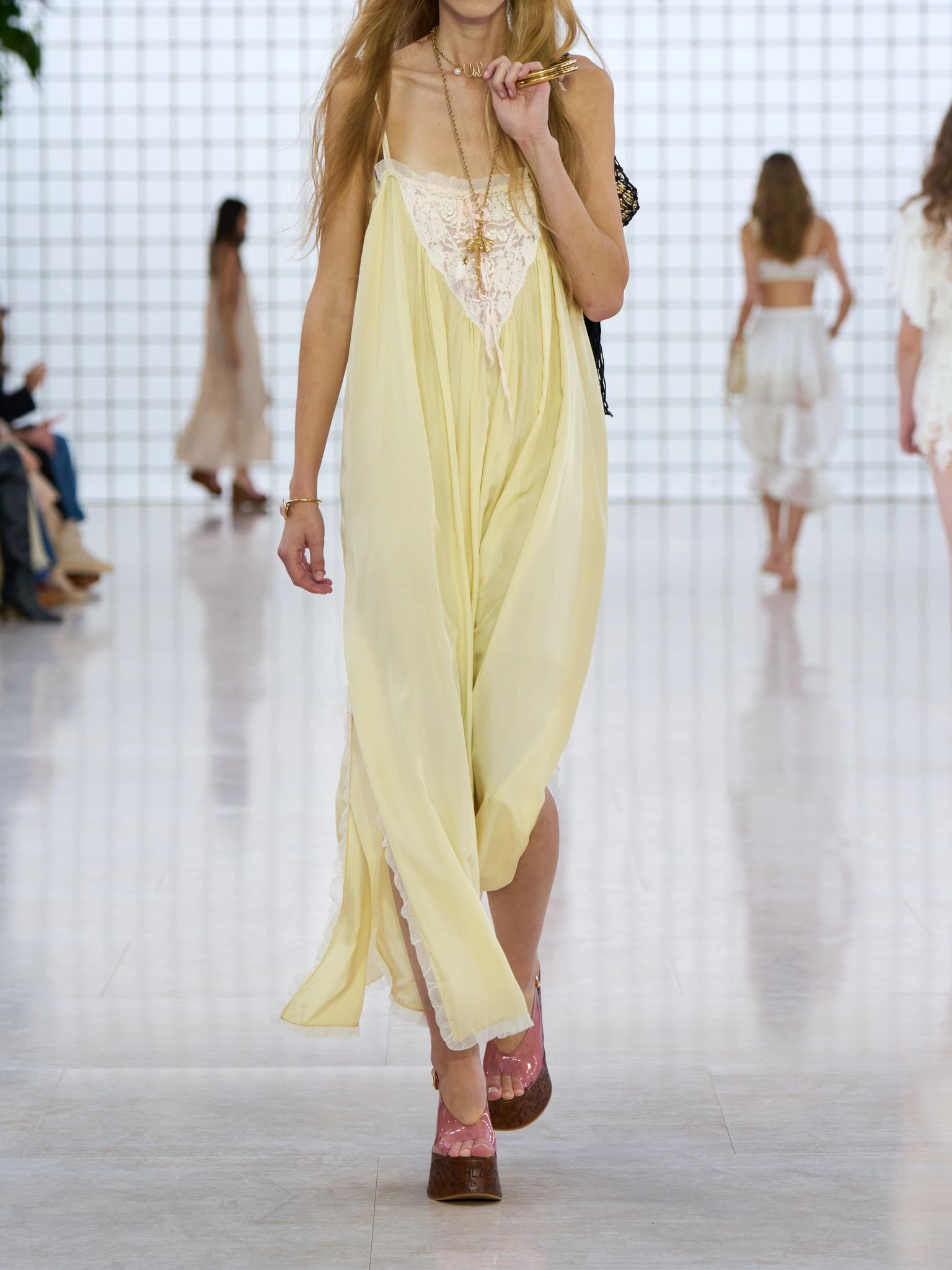 Gathered lace-trimmed silk-habotai midi dress Yellow - 4