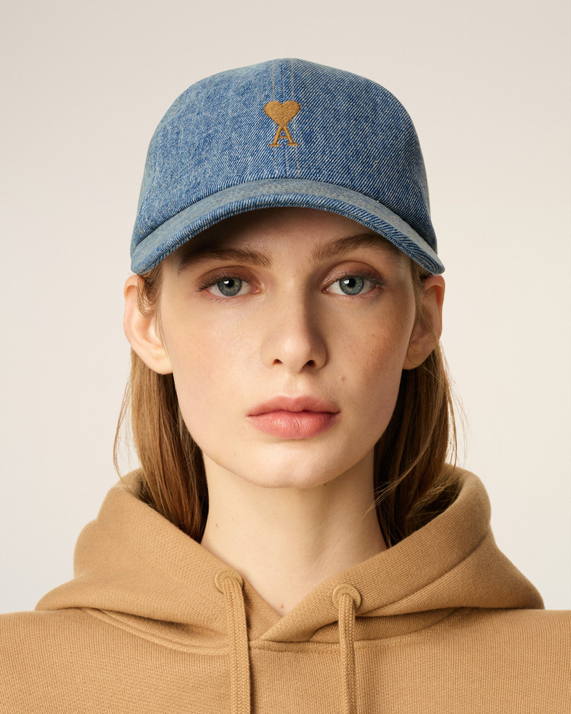 AMI Paris BLUE COTTON AMI DE COEUR EMBROIDERY CAP outlook