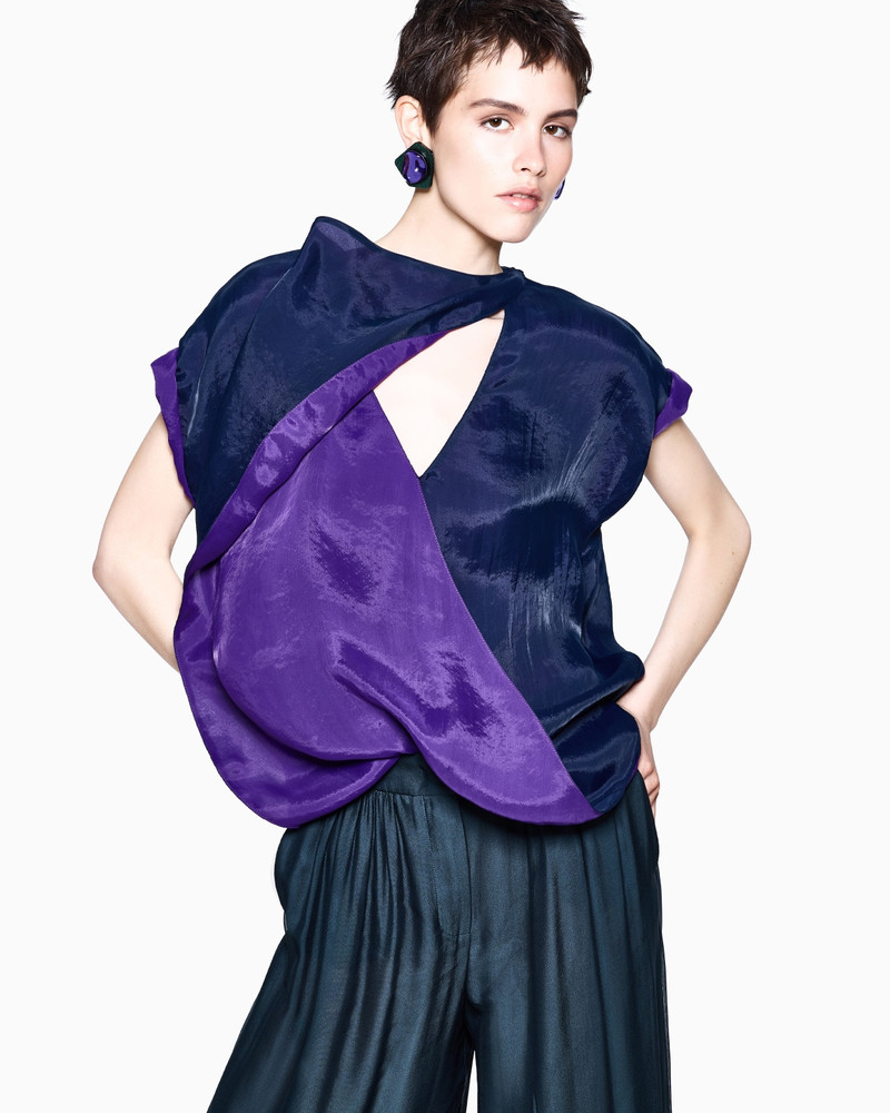 GIORGIO ARMANI TROUSERS WITH PLEATS IN VISCOSE AND SILK ORGANZA outlook