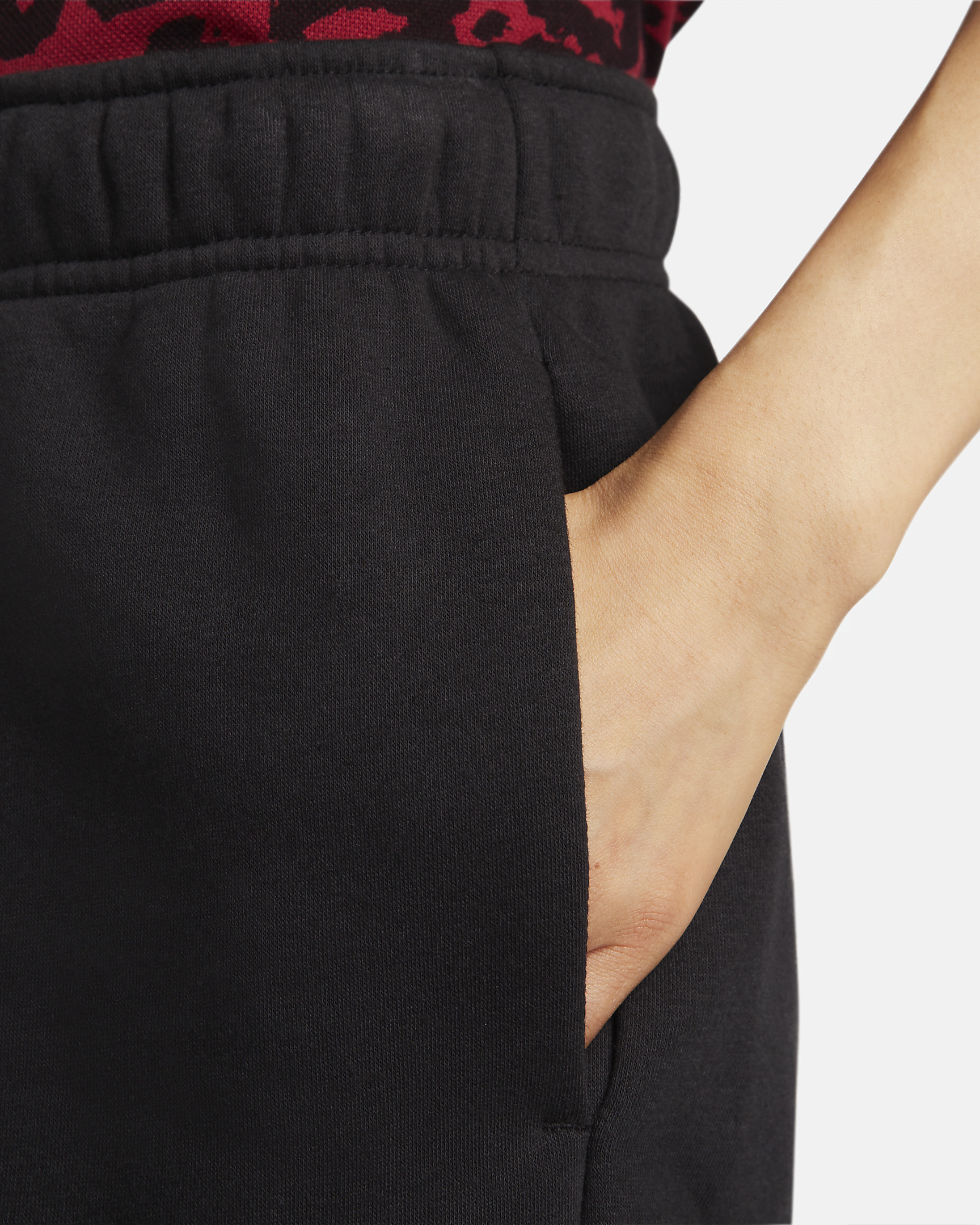 Nike Sportswear Club Fleece Women's Mid-Rise Oversized Cargo Sweatpants - 3