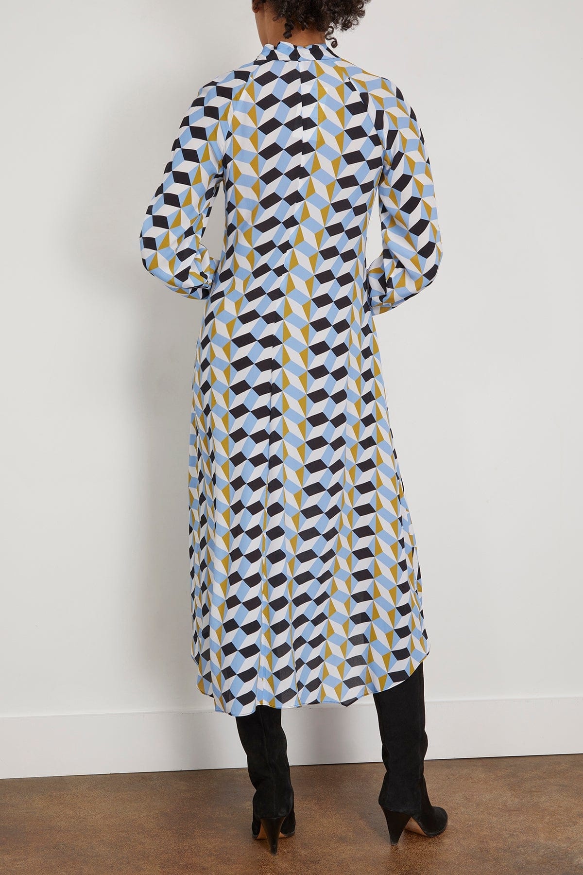 Graphic Volumes Dress in Blue Graphics - 4