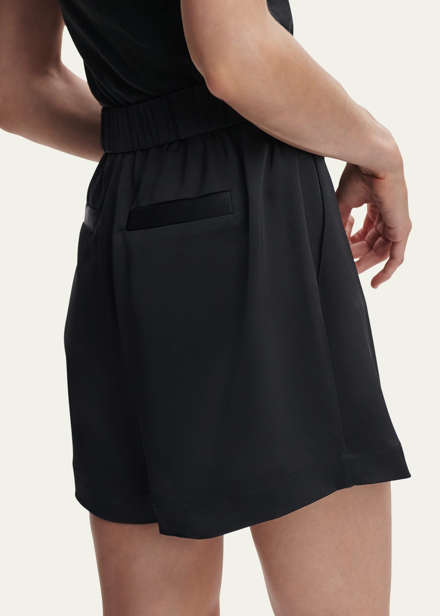 Sarka High-Rise Shorts - 3