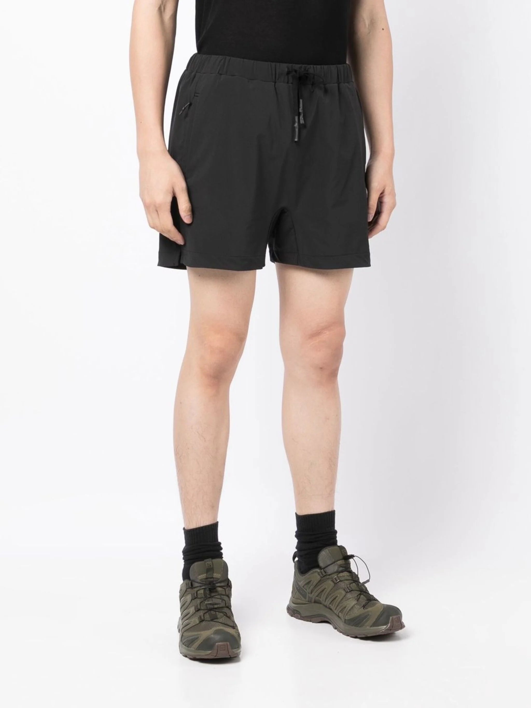 EMBROIDERED-LOGO DETAIL SHORTS - 3