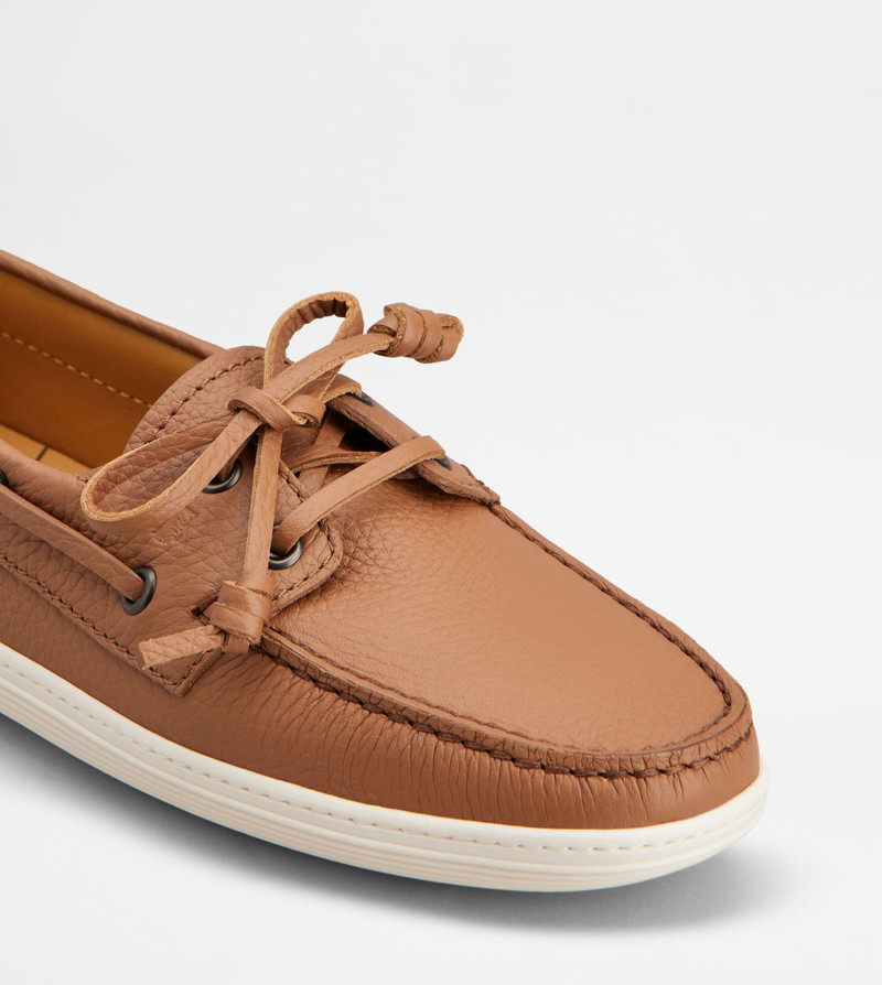 BOAT SHOES IN LEATHER - BROWN 6