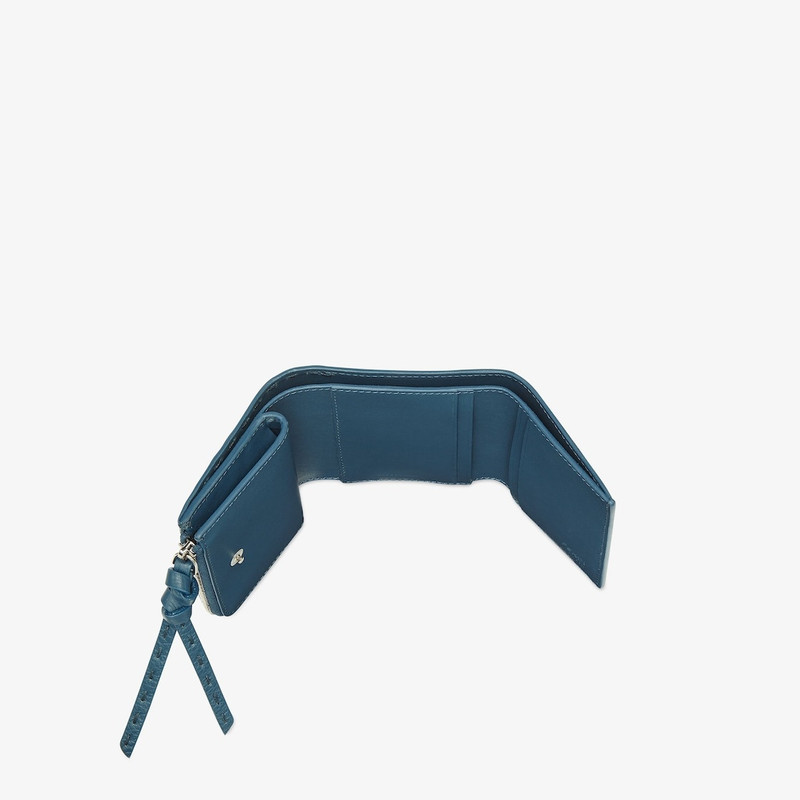 Peekaboo Micro Trifold 4