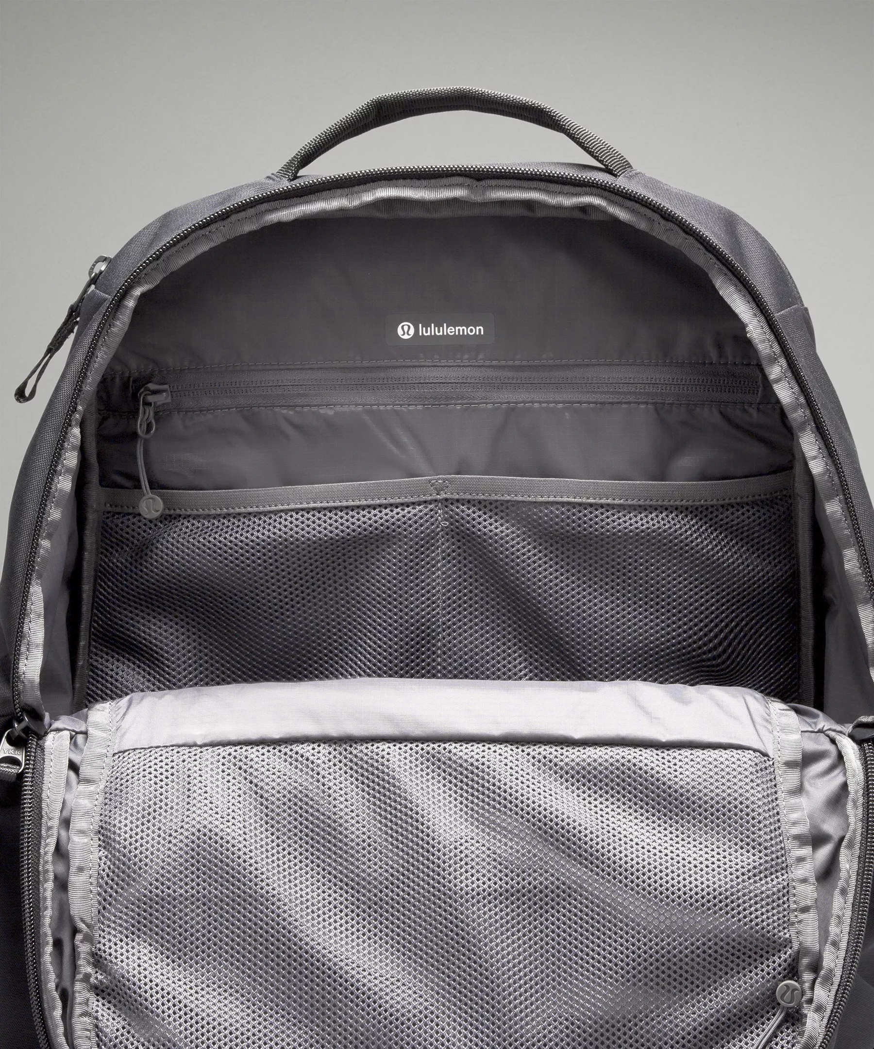 Triple-Zip Backpack 28L - 5