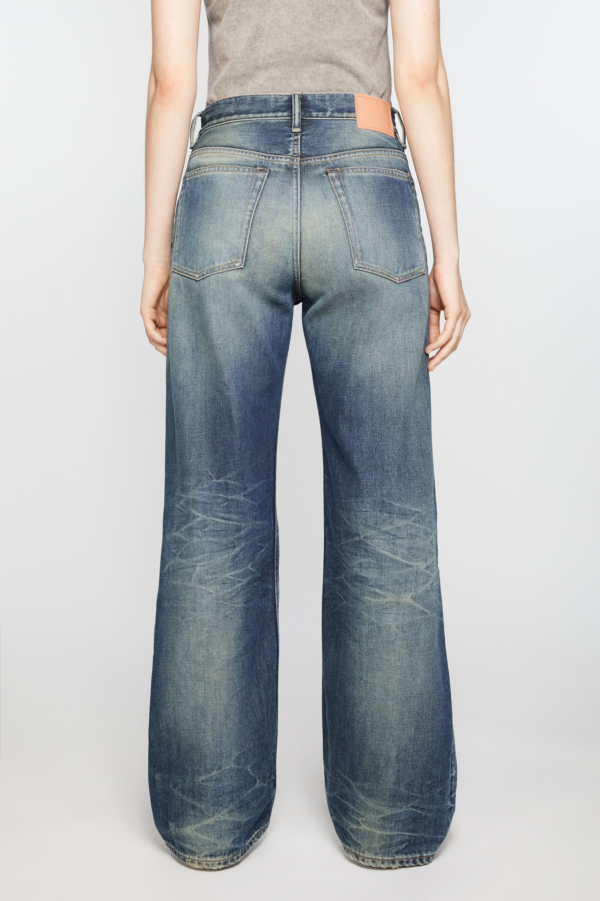 Loose fit jeans - 2021F - Mid Blue - 4