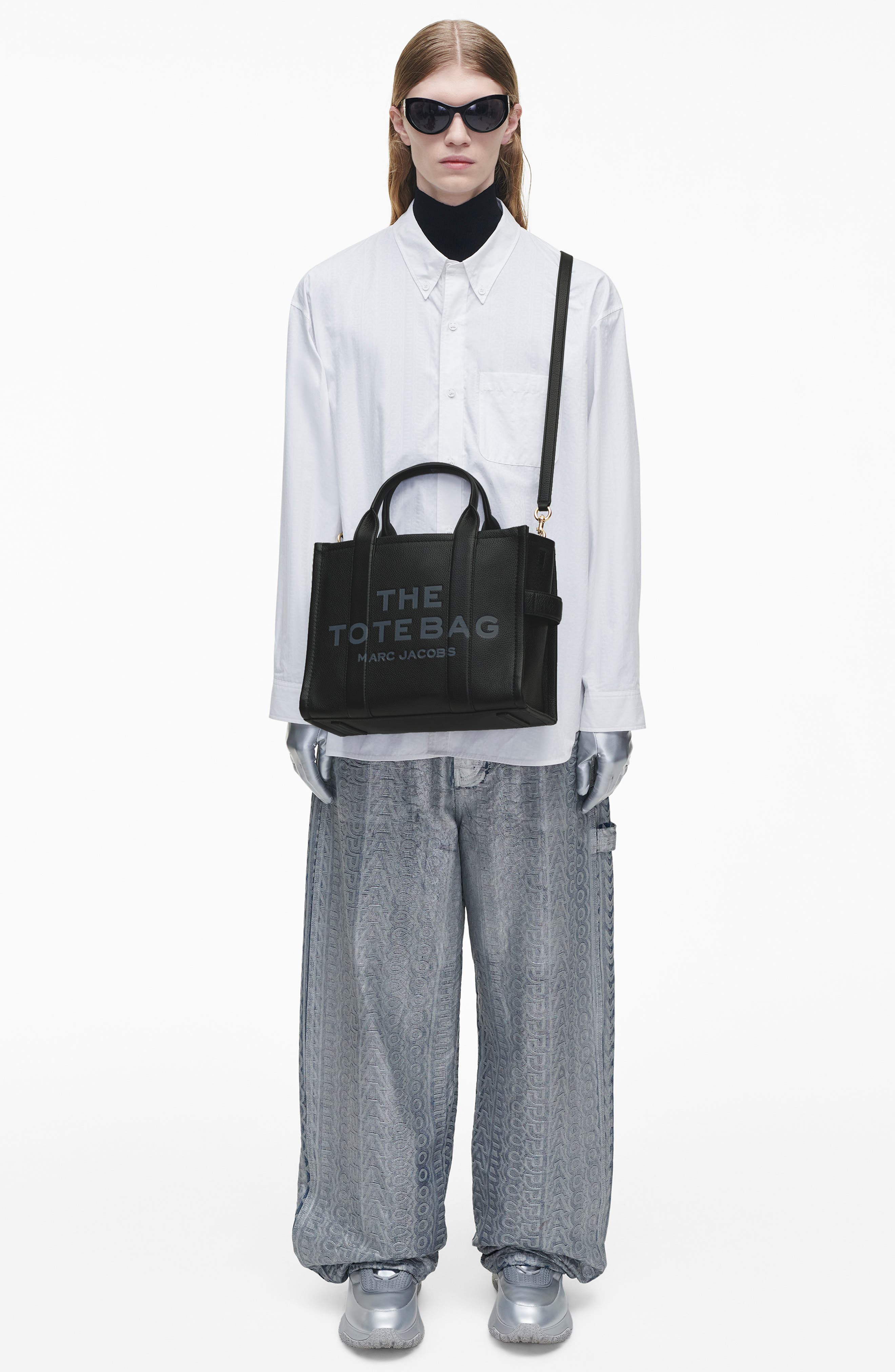 Marc Jacobs The Leather Medium Tote Bag in Black at Nordstrom - 2