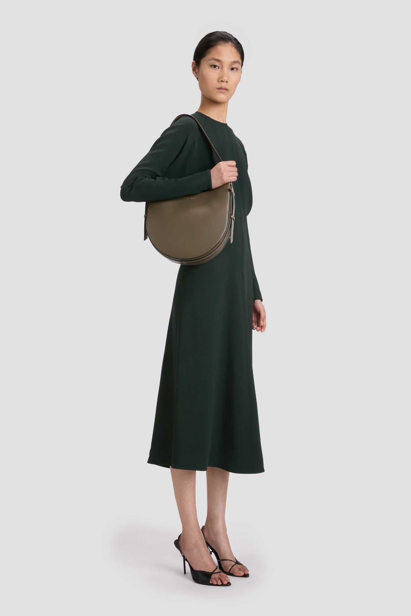 Medium Dia Hobo Bag In Dark Khaki Smooth Leather - 2