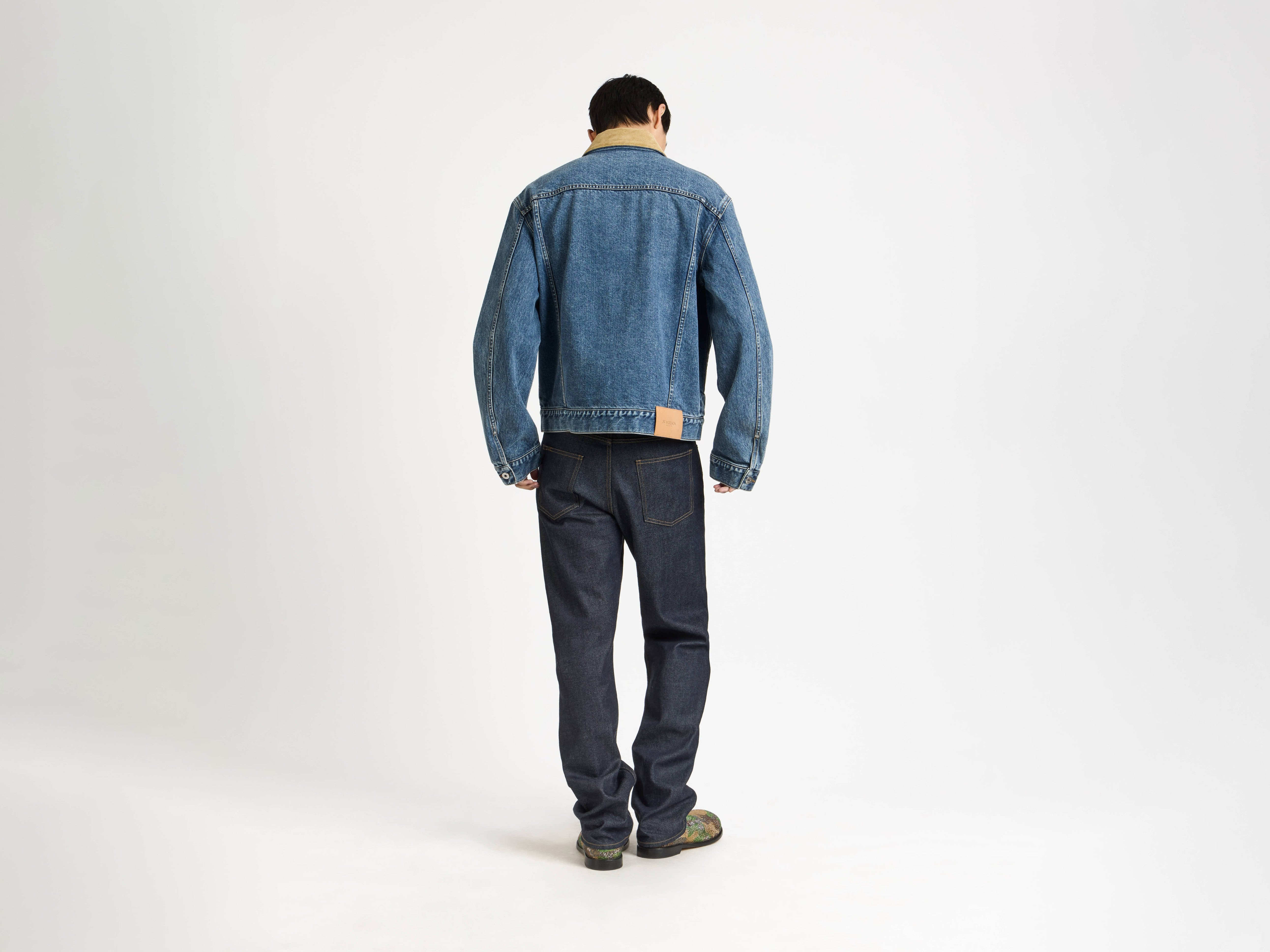 CORDUROY COLLAR DENIM JACKET IN MID-BLUE - 6