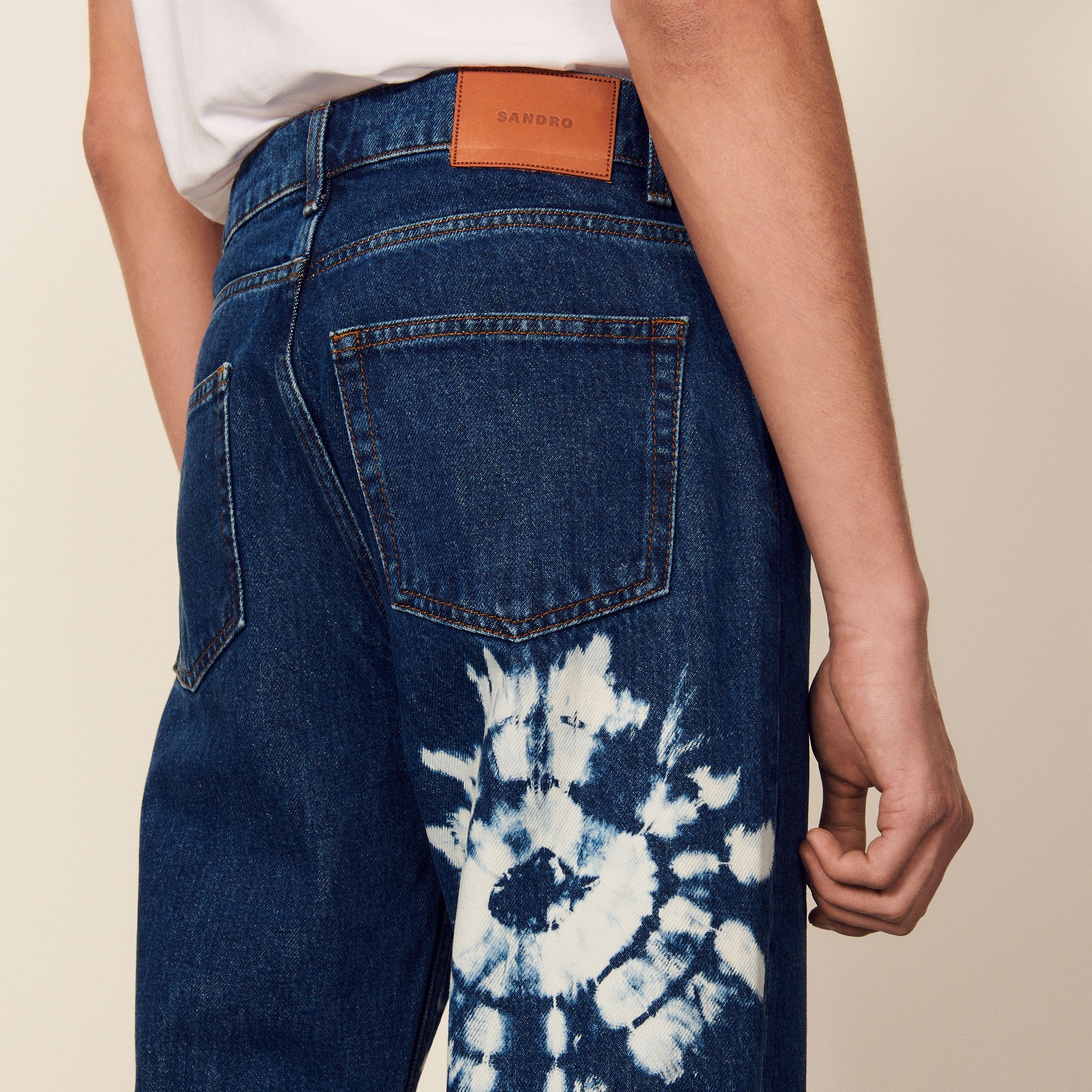 Straight-cut tie-dye jeans - 5