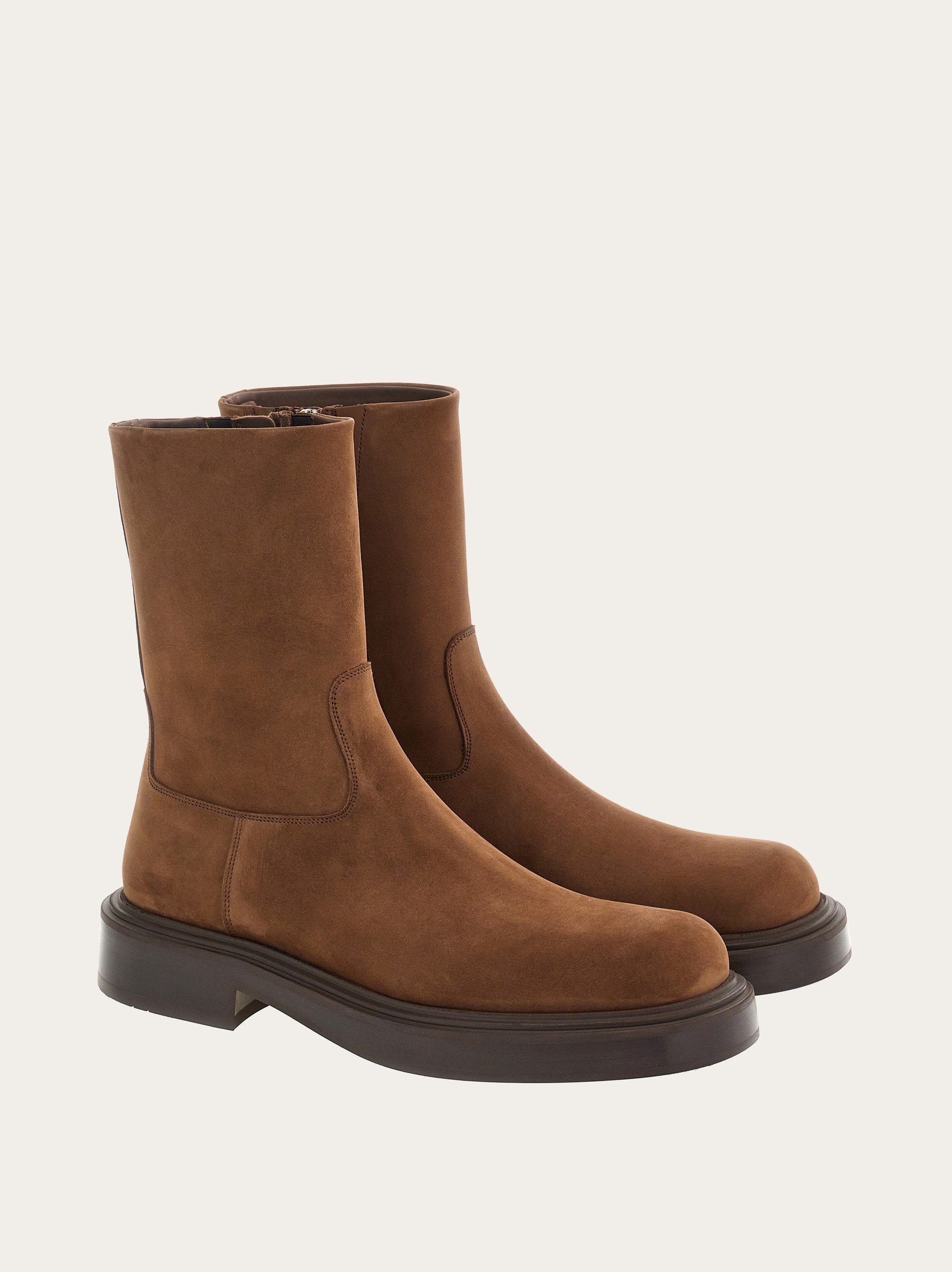 Ankle boot with rounded toe - 4