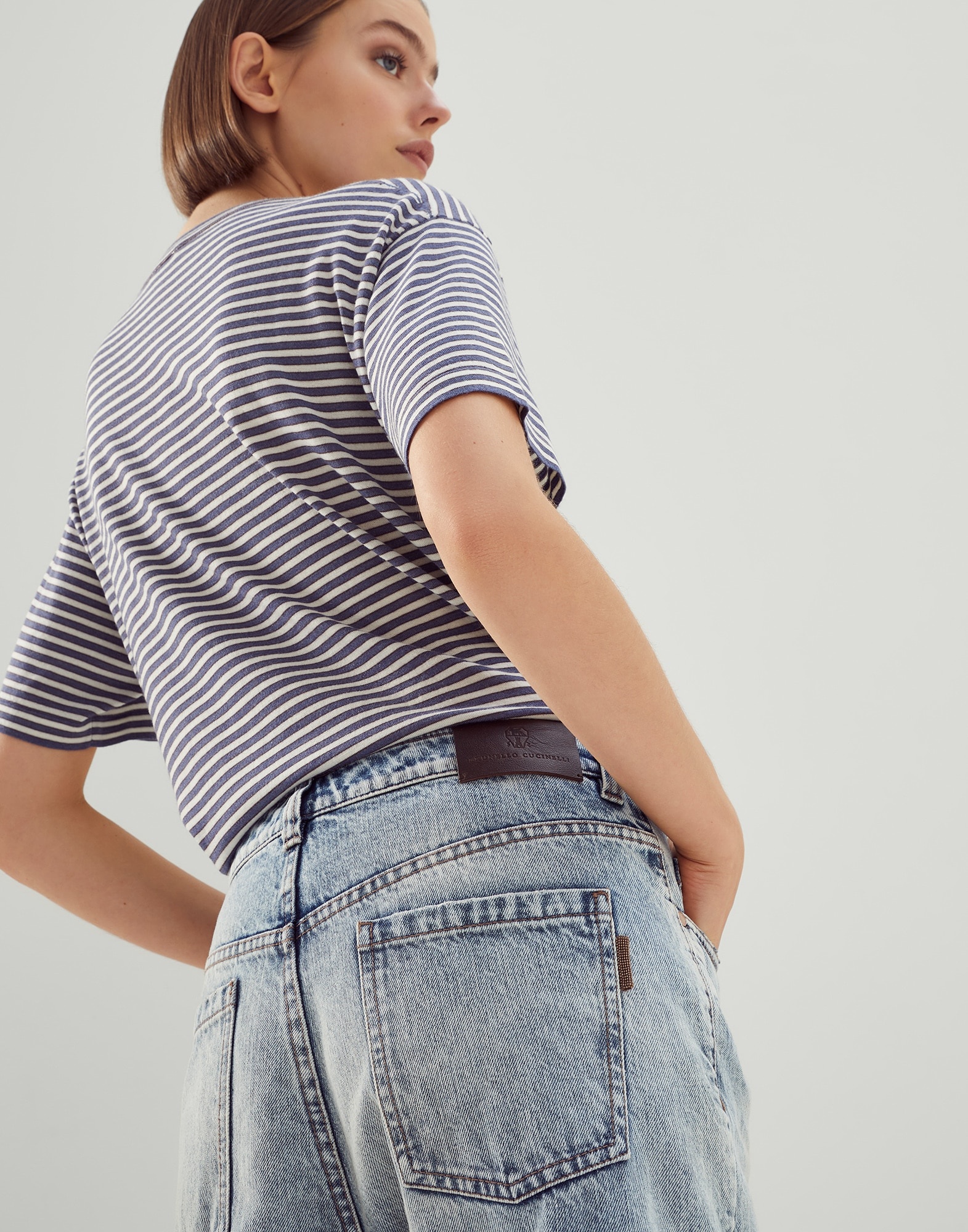 パンツ BRUNELLO CUCINELLI Authentic Denim Loose Trousers with Shiny Brunello Cucinelli Authentic denim loose trousers with shiny
