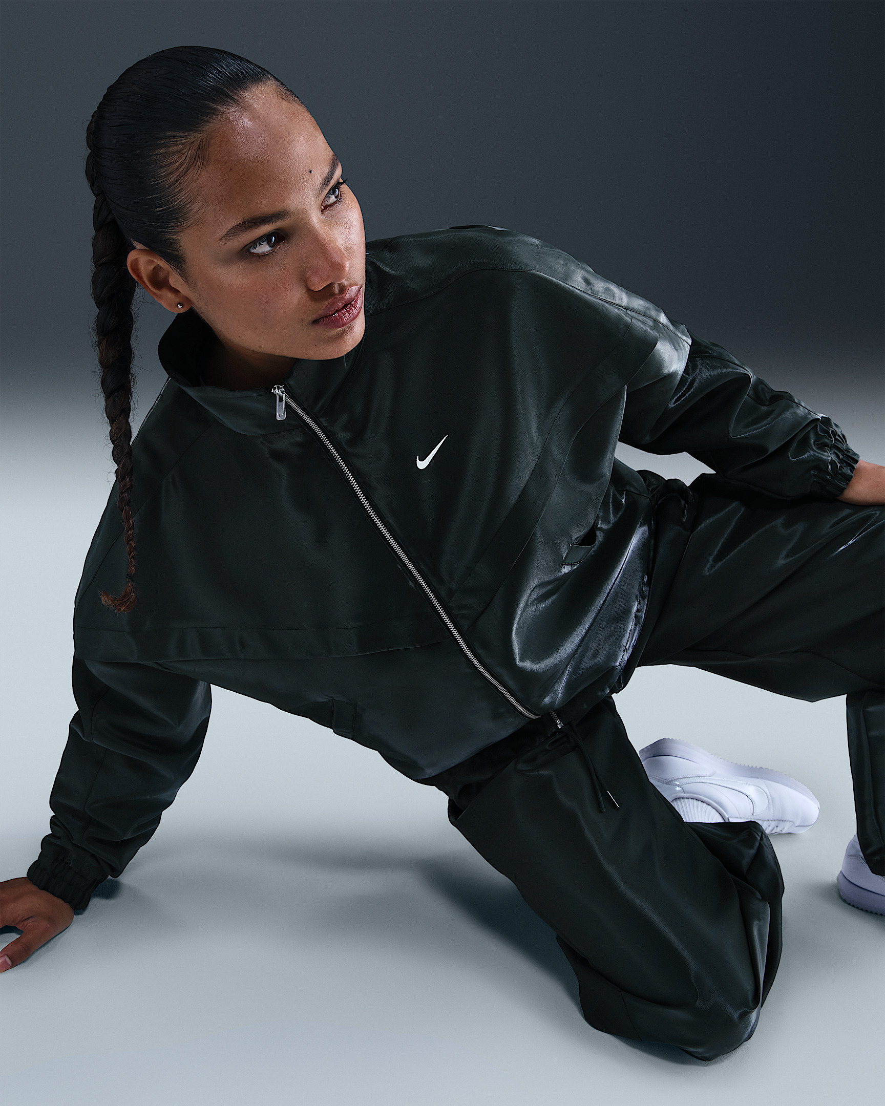Nike Sportswear Windrunner Women's Shine Jacket - 3