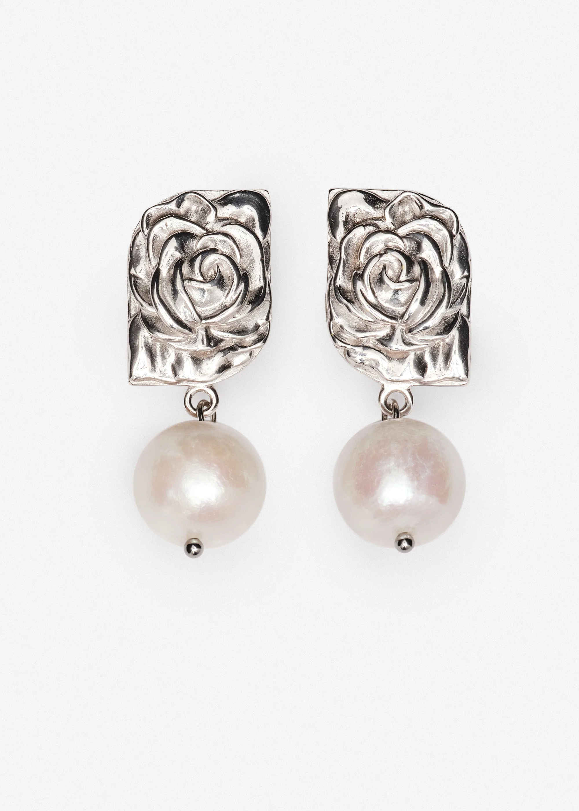 Rose-embossed pearl drop earrings in silver - 1