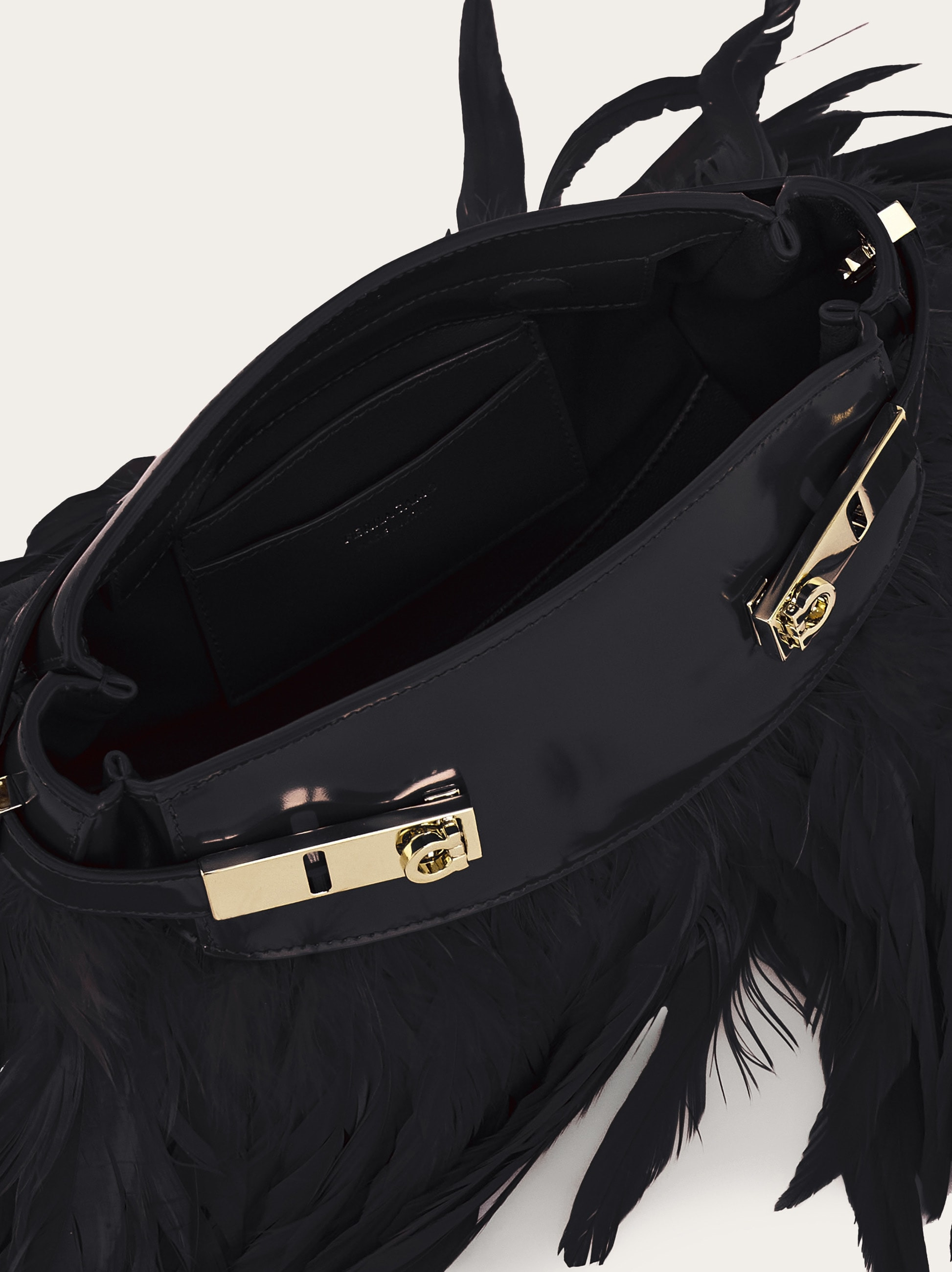 Hug soft crossbody bag with feathers (XS) - 6