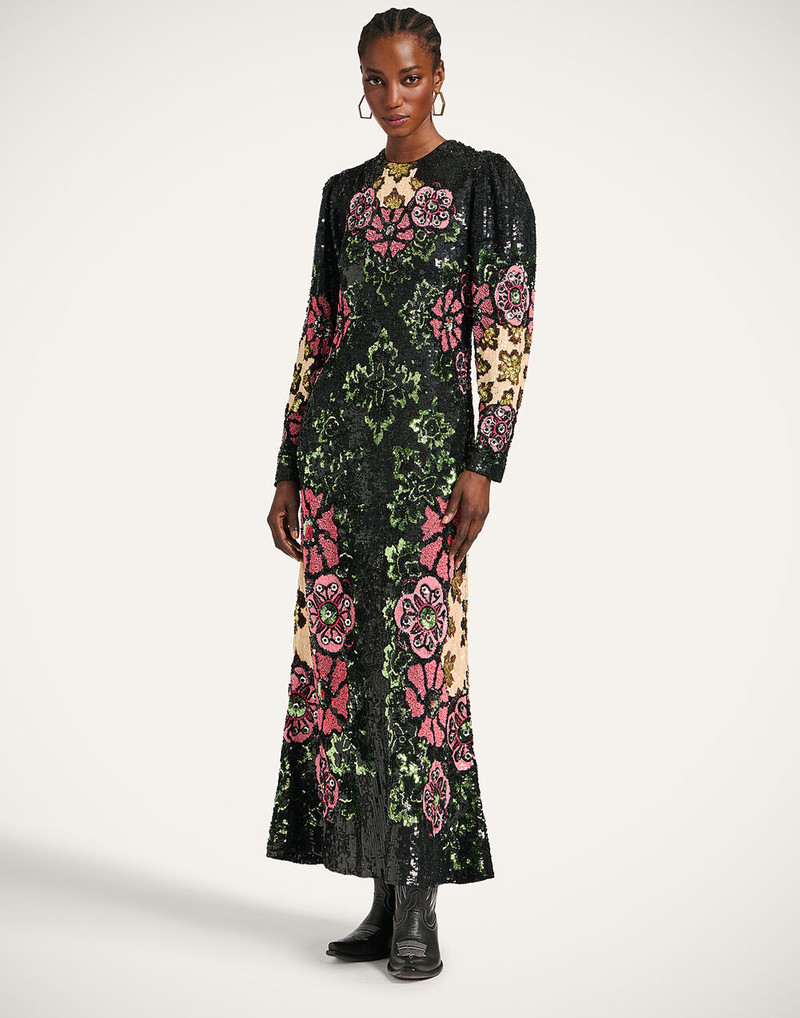 La DoubleJ Clingy Swing outlook