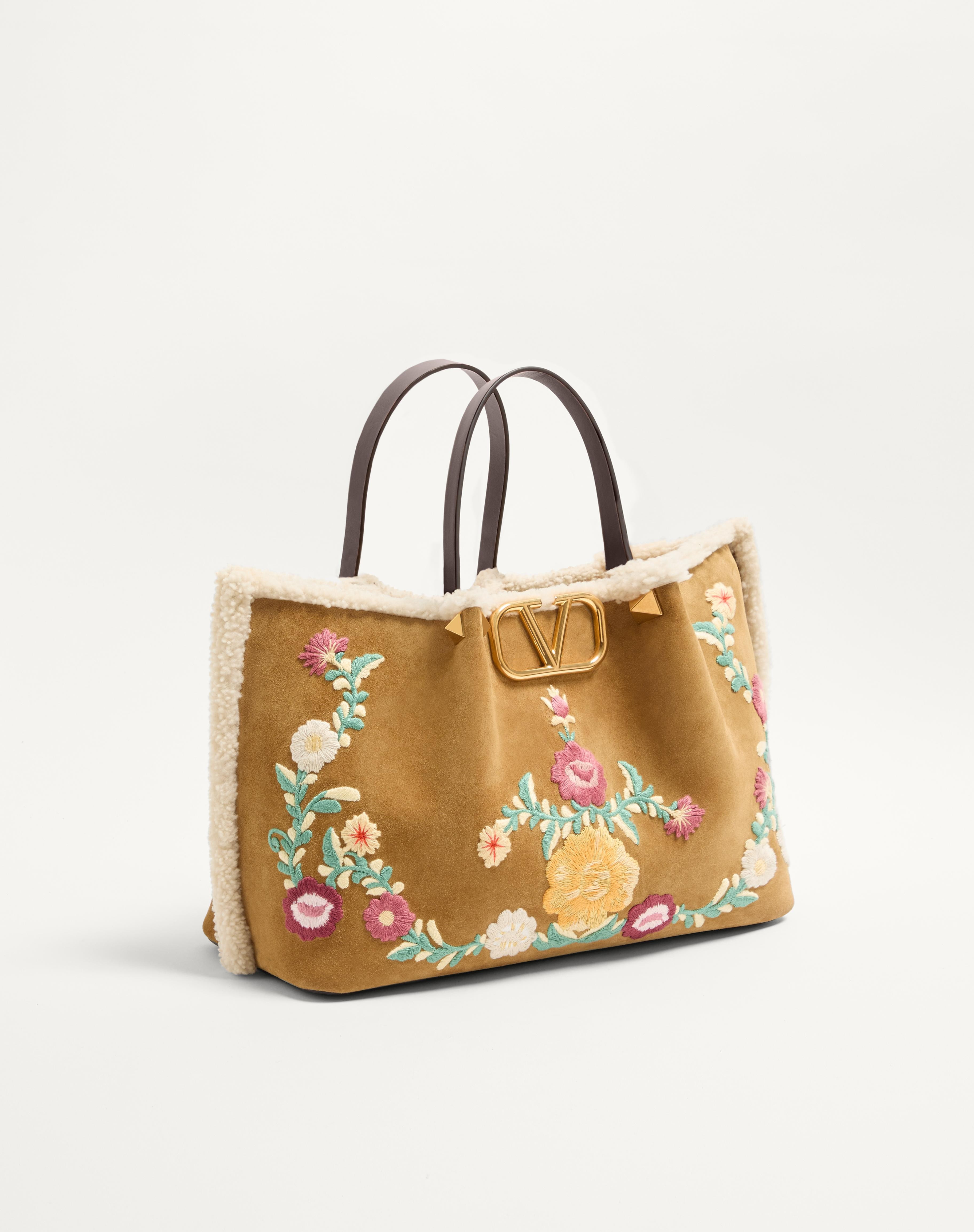 VALENTINO GARAVANI MEDIUM SHOPPING BAG IN EMBROIDERED SUEDE WITH SHEEPSKIN LINING. - 2