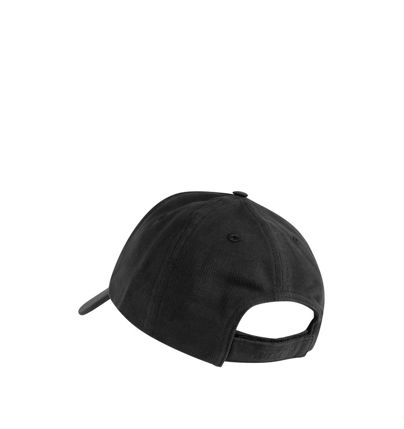 VETEMENTS MONDAY PRISTINE CAP outlook